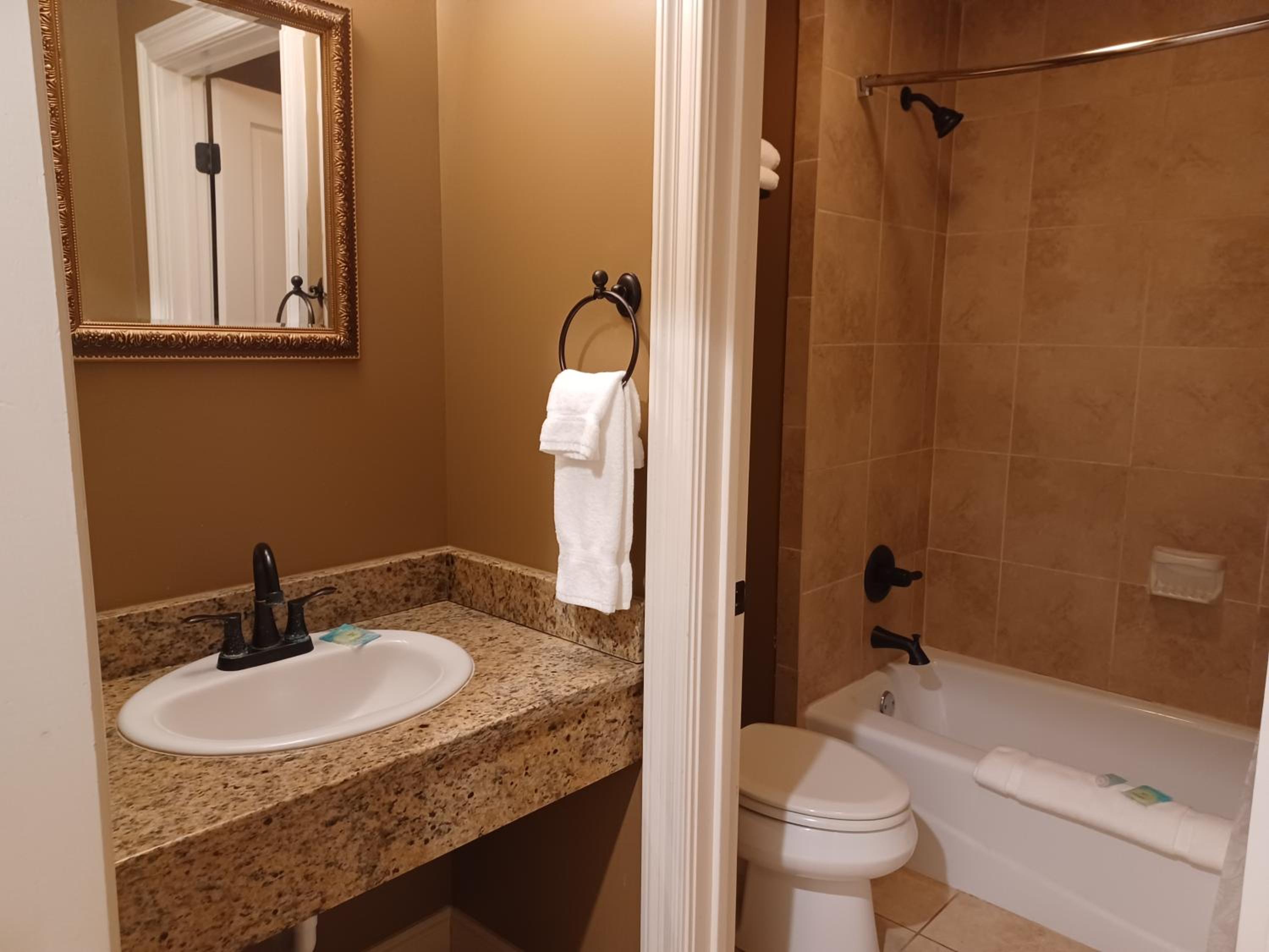 Natchez Manor Bed & Breakfast