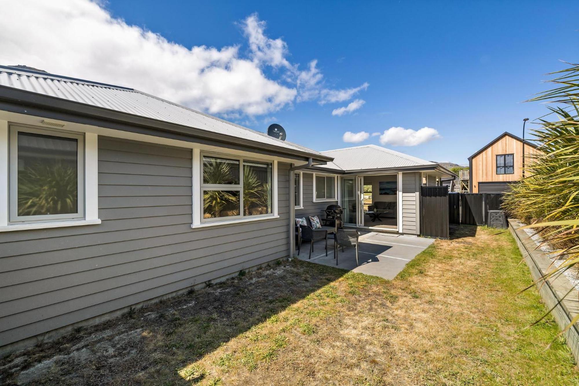 Spacious Family Mountain View Retreat, 4 Bedroom view 4