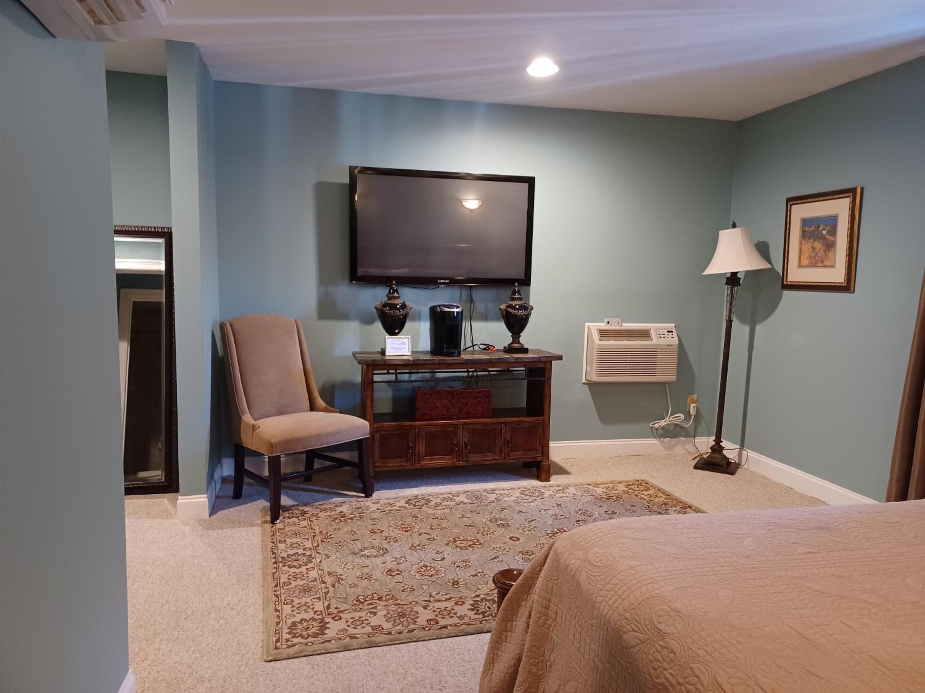 Natchez Manor Bed & Breakfast