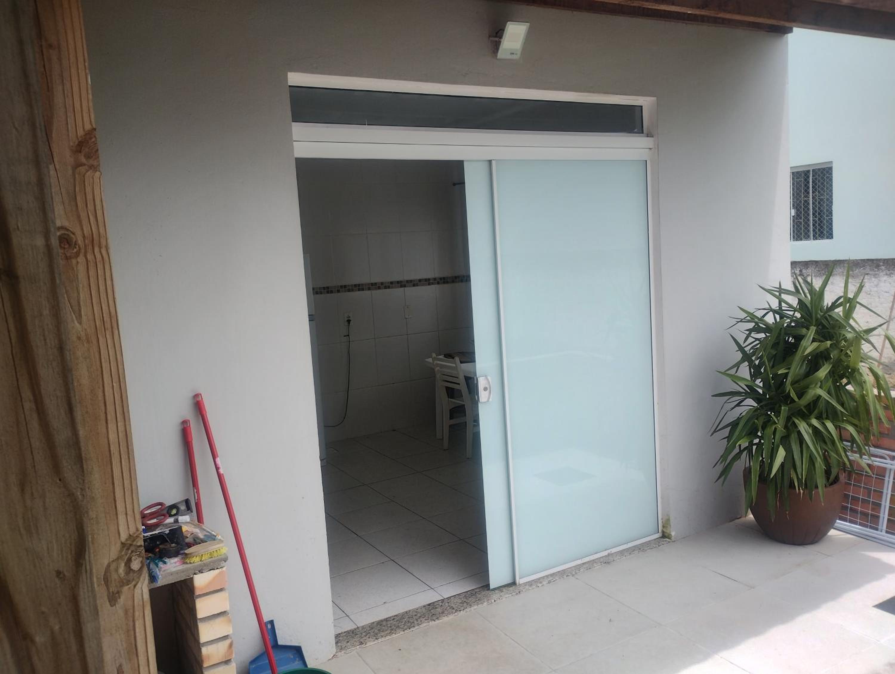 Casa de hóspedes nos Carianos perto do aeroporto