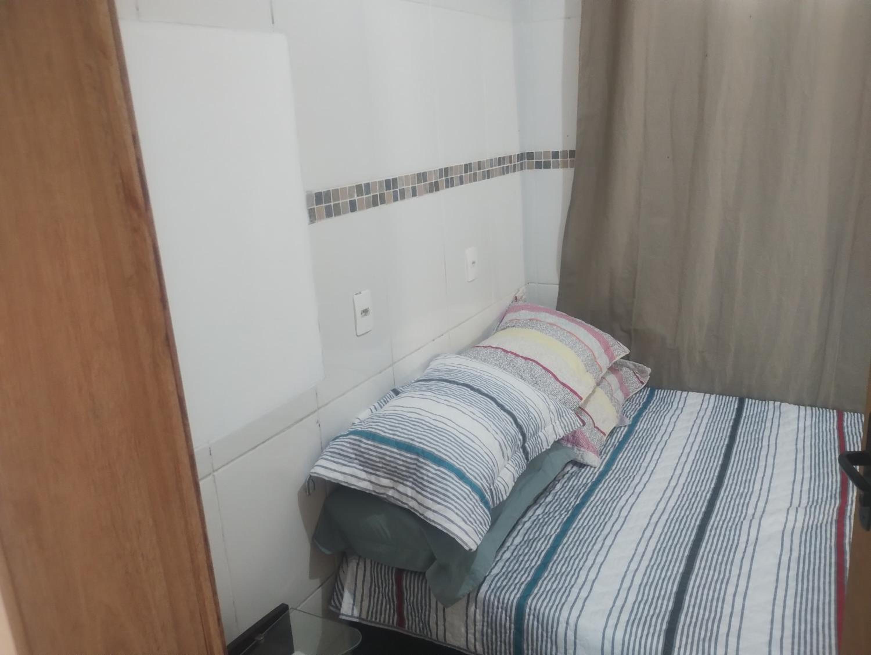 Casa de hóspedes nos Carianos perto do aeroporto