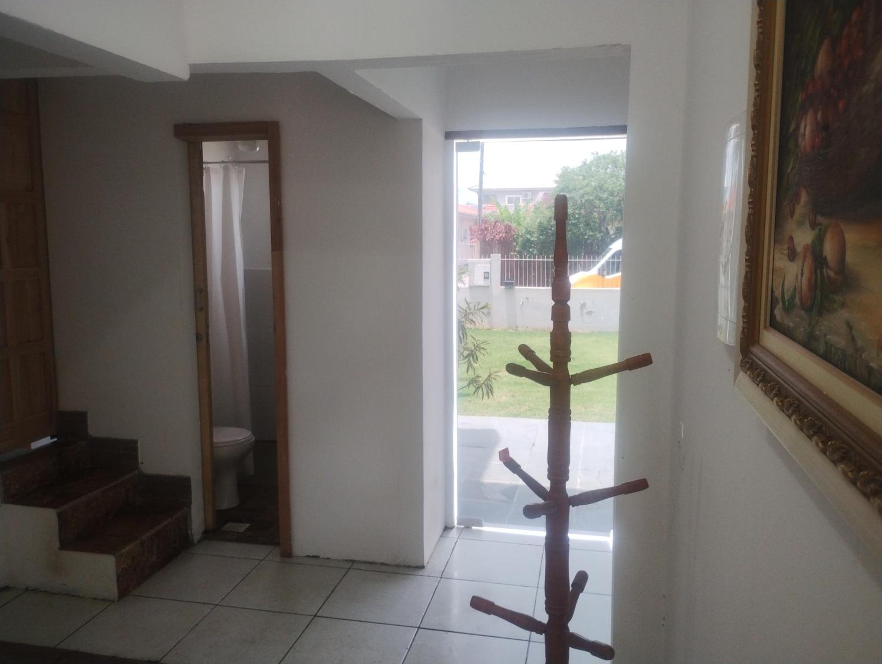 Casa de hóspedes nos Carianos perto do aeroporto