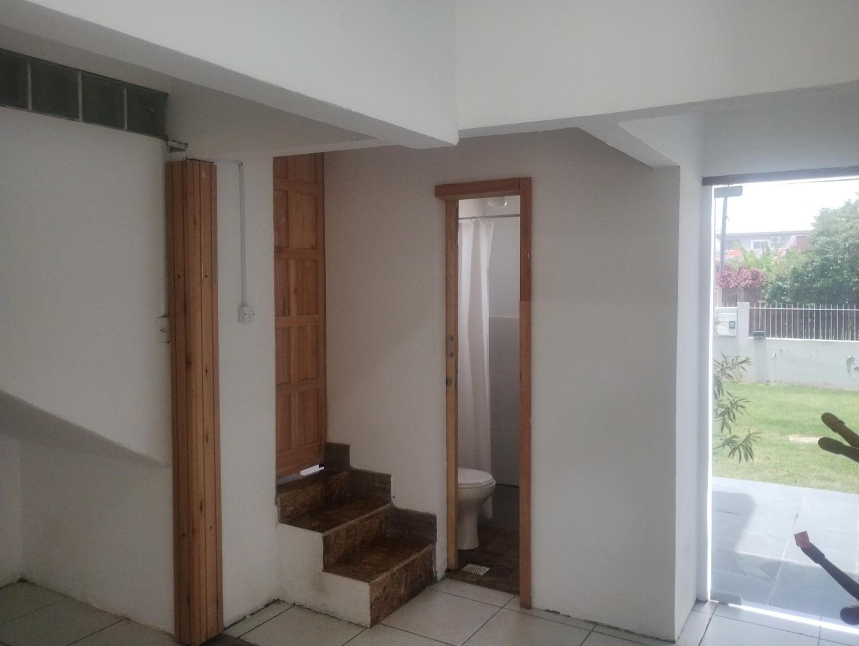 Casa de hóspedes nos Carianos perto do aeroporto
