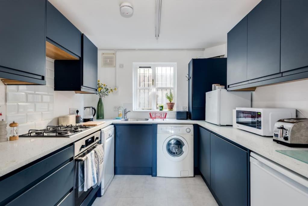 Cosy 2-Bedroom Haven in Picturesque Headington view 4