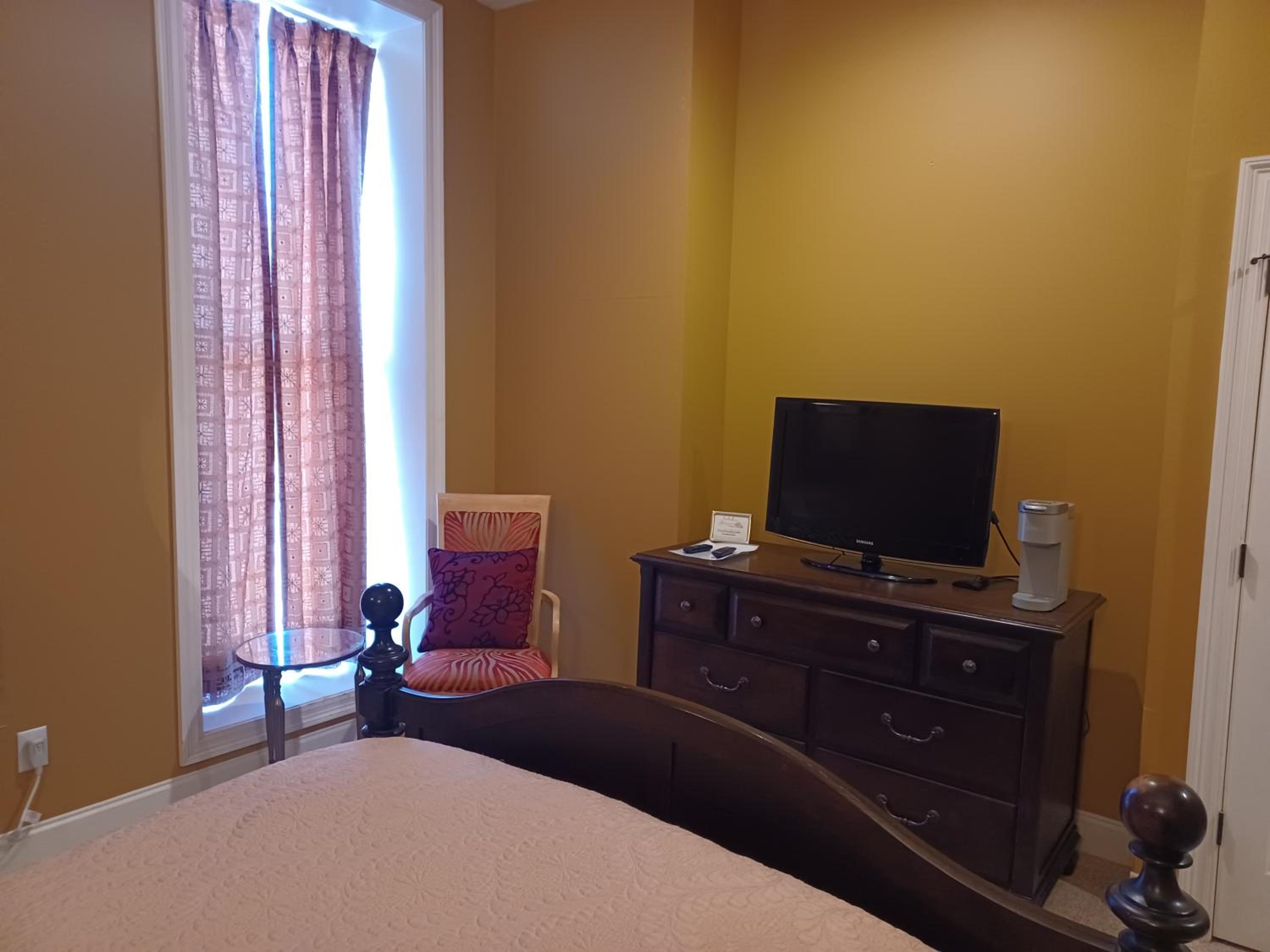Natchez Vacations - Natchez Manor Bed  Breakfast - Property Image 8
