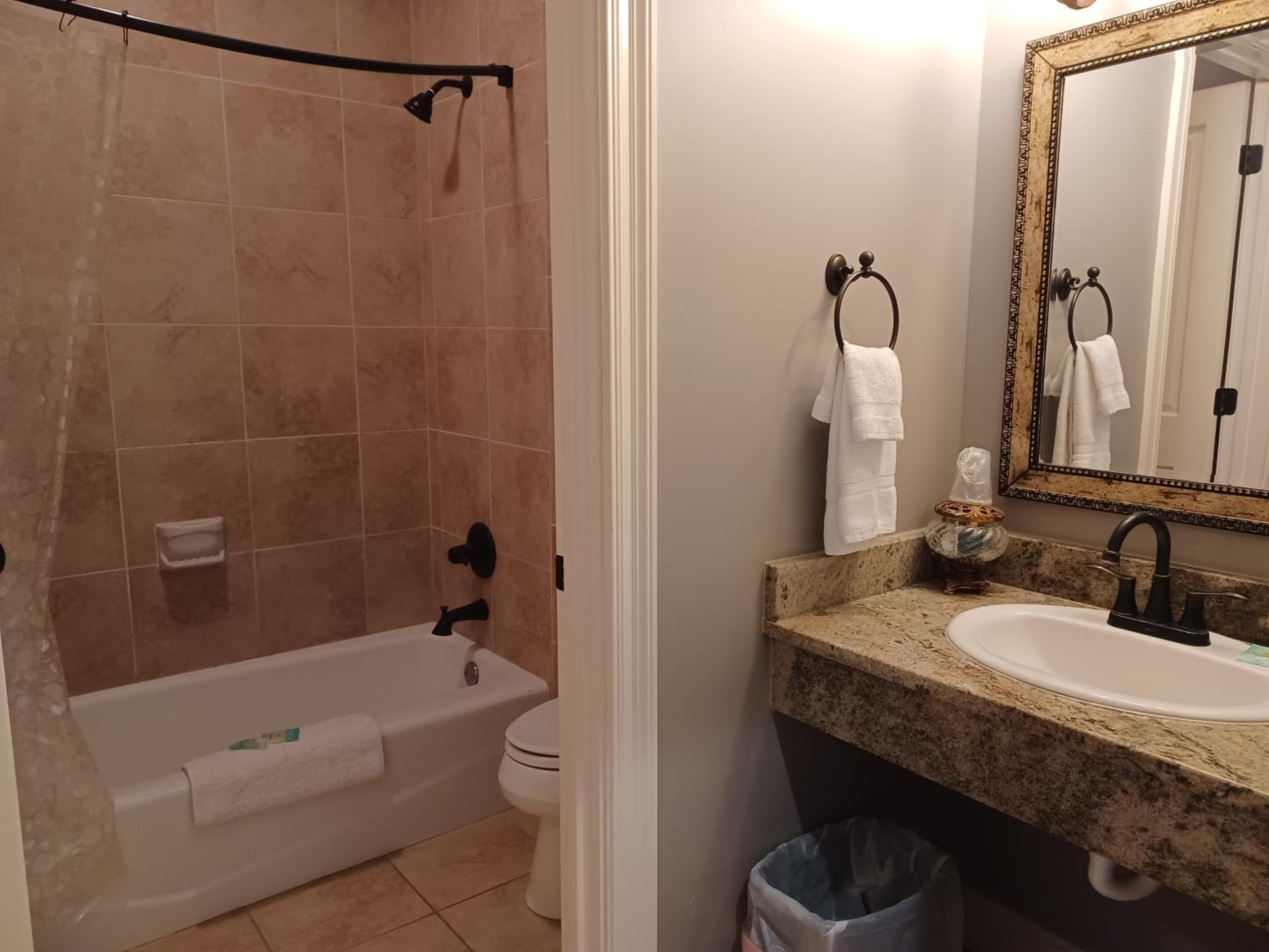 Natchez Manor Bed & Breakfast