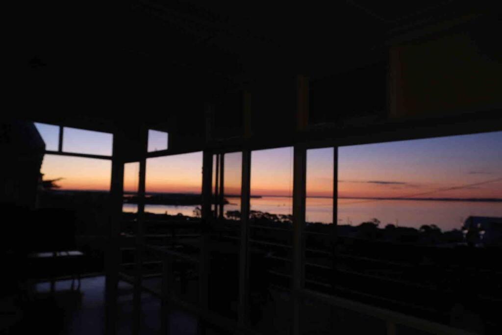 Sea La Vie, Pristine Water View Retreat