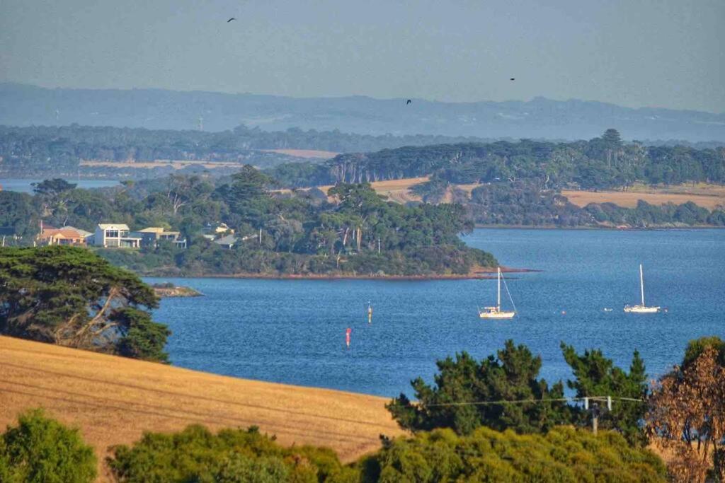 Sea La Vie, Pristine Water View Retreat