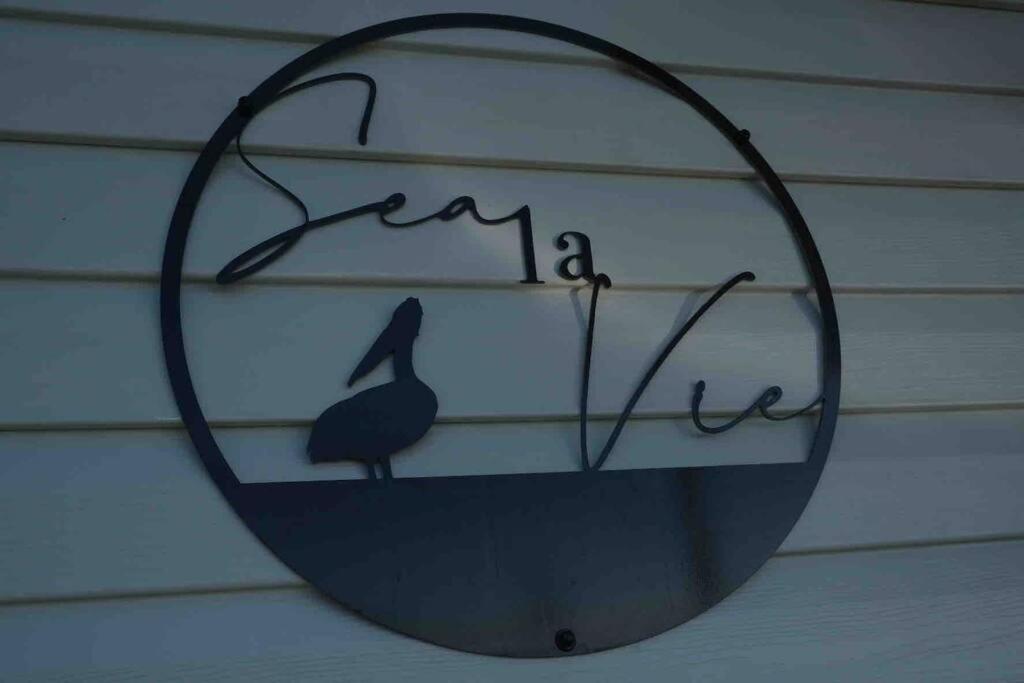 Sea La Vie, Pristine Water View Retreat