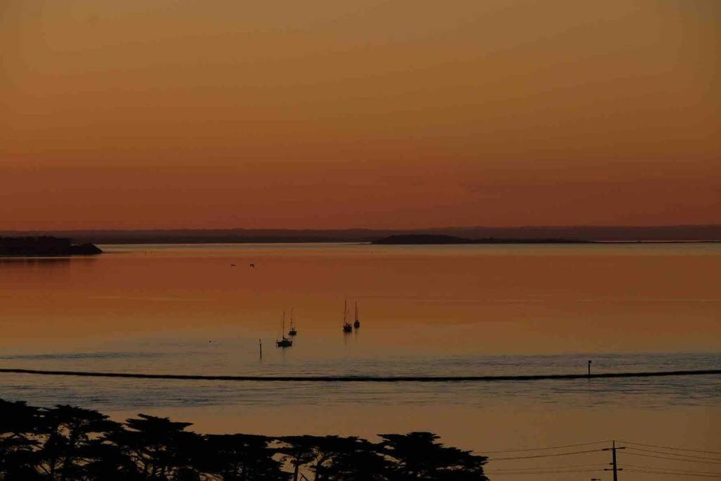 Sea La Vie, Pristine Water View Retreat