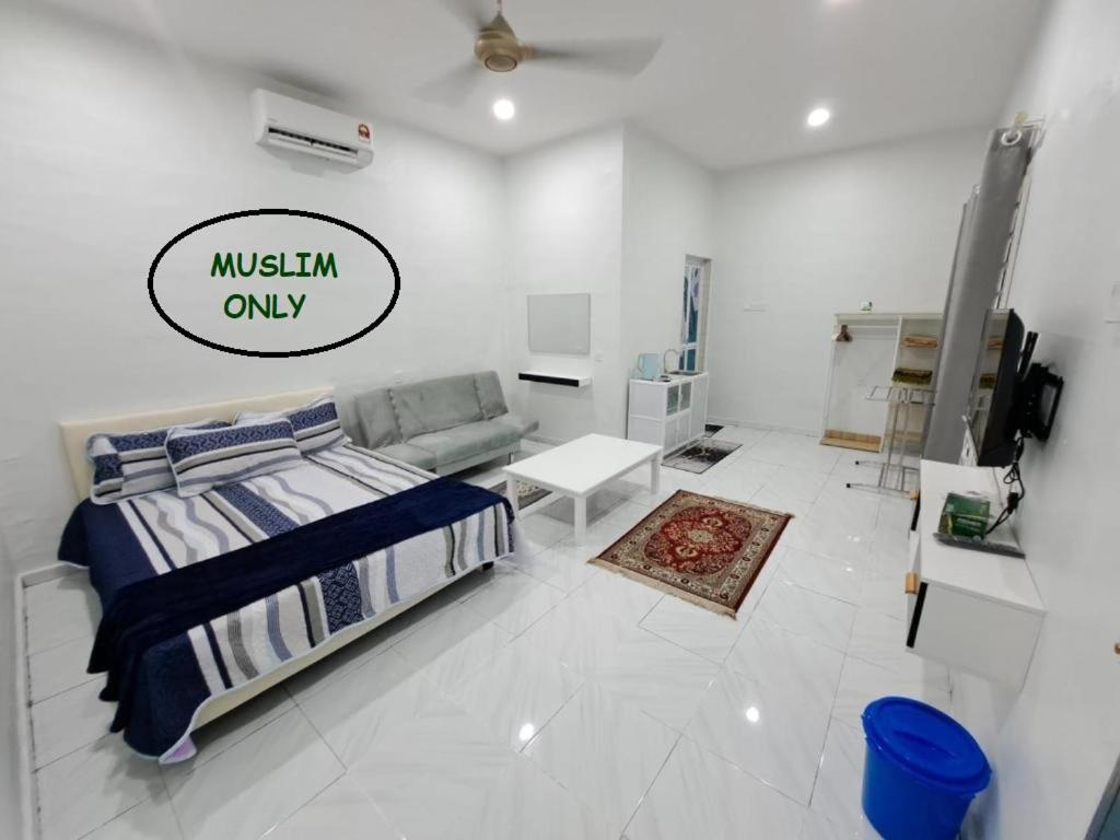 Esah Best INN