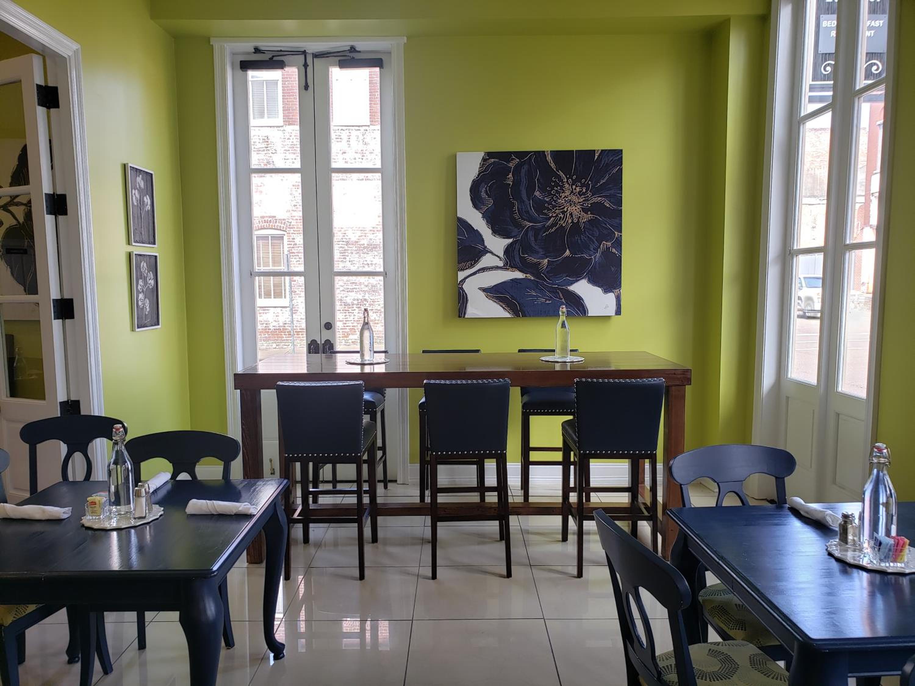 Natchez Manor Bed & Breakfast