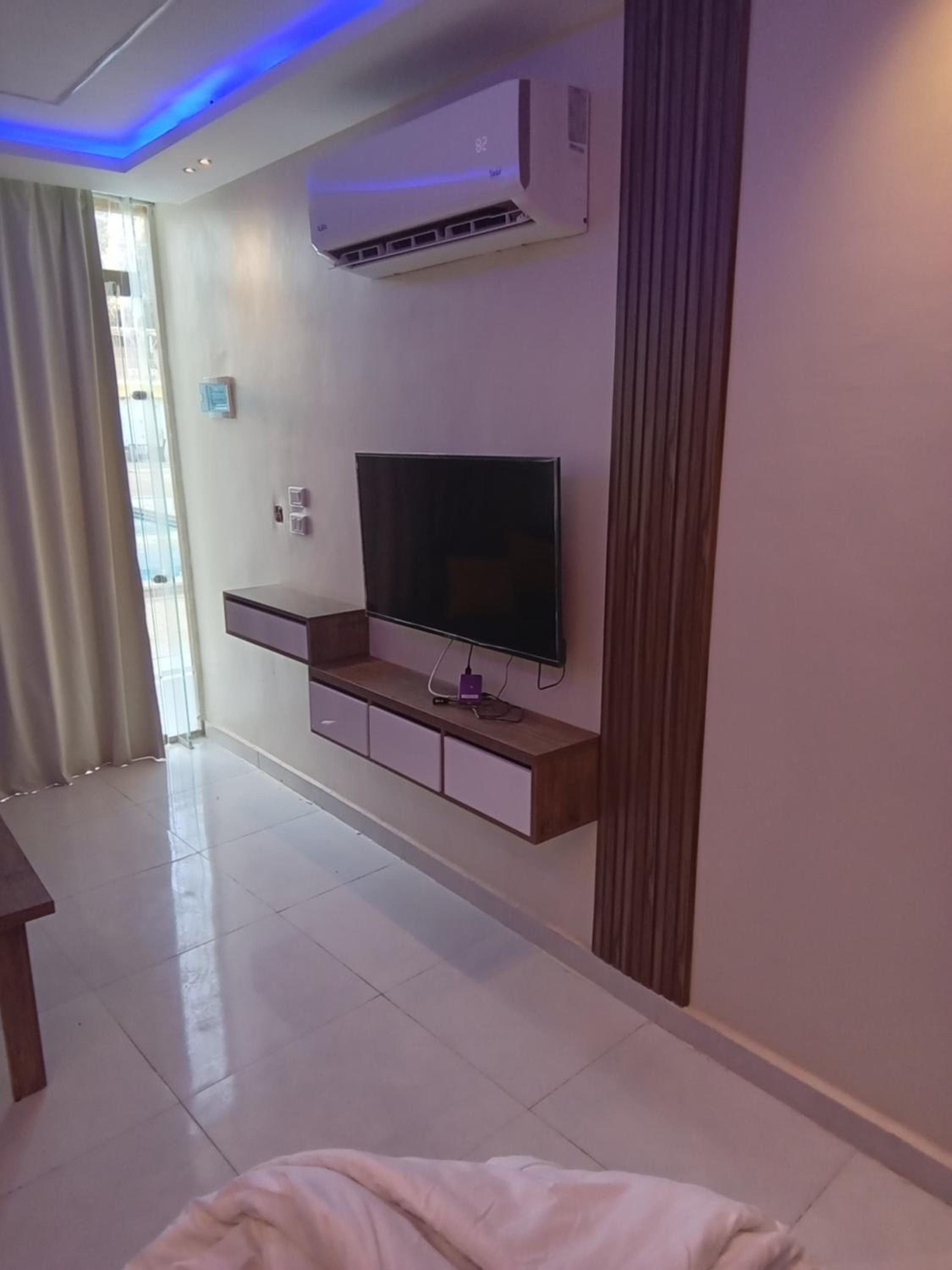 Casablanca star for families and couples only