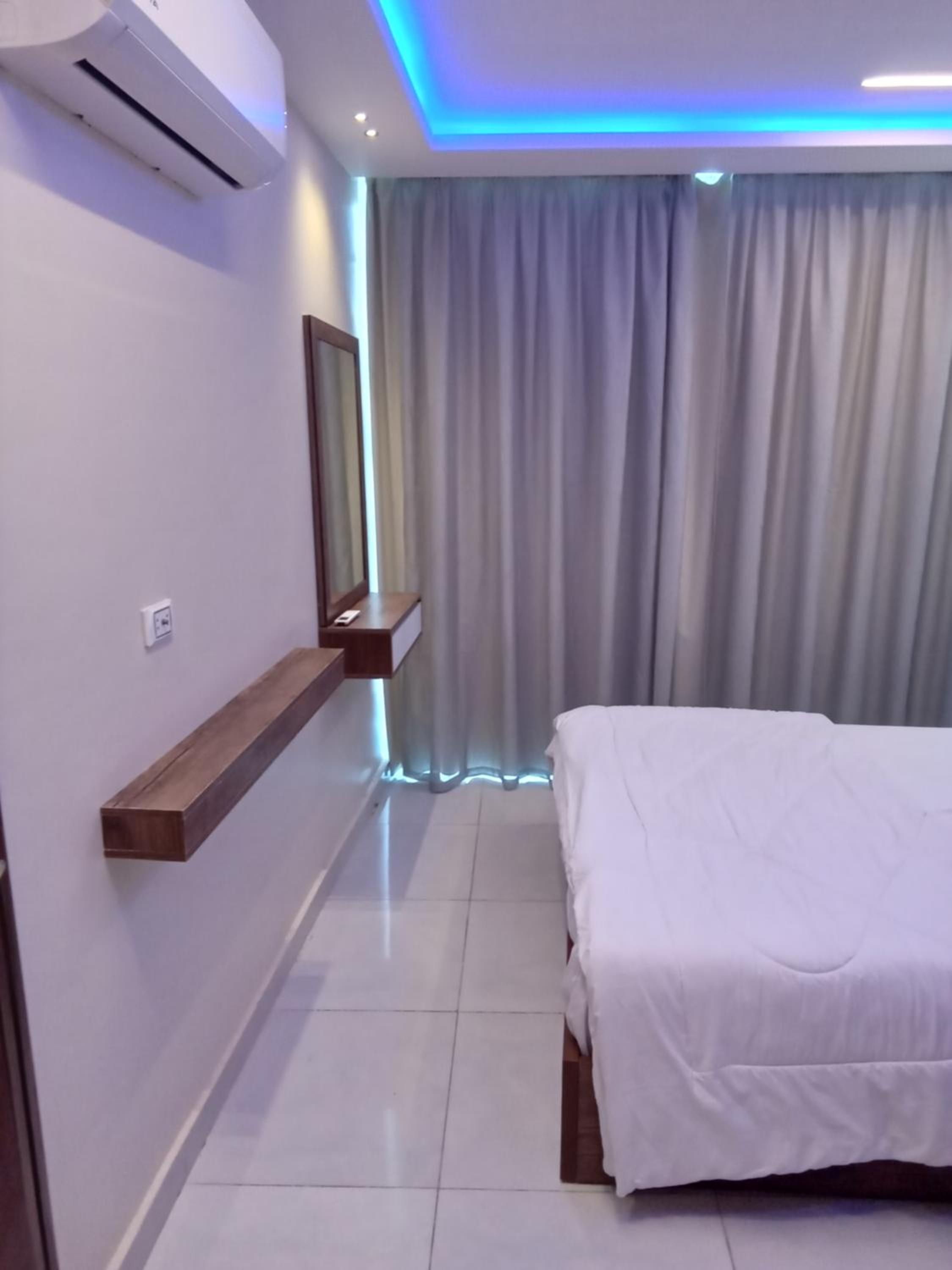 Casablanca star for families and couples only