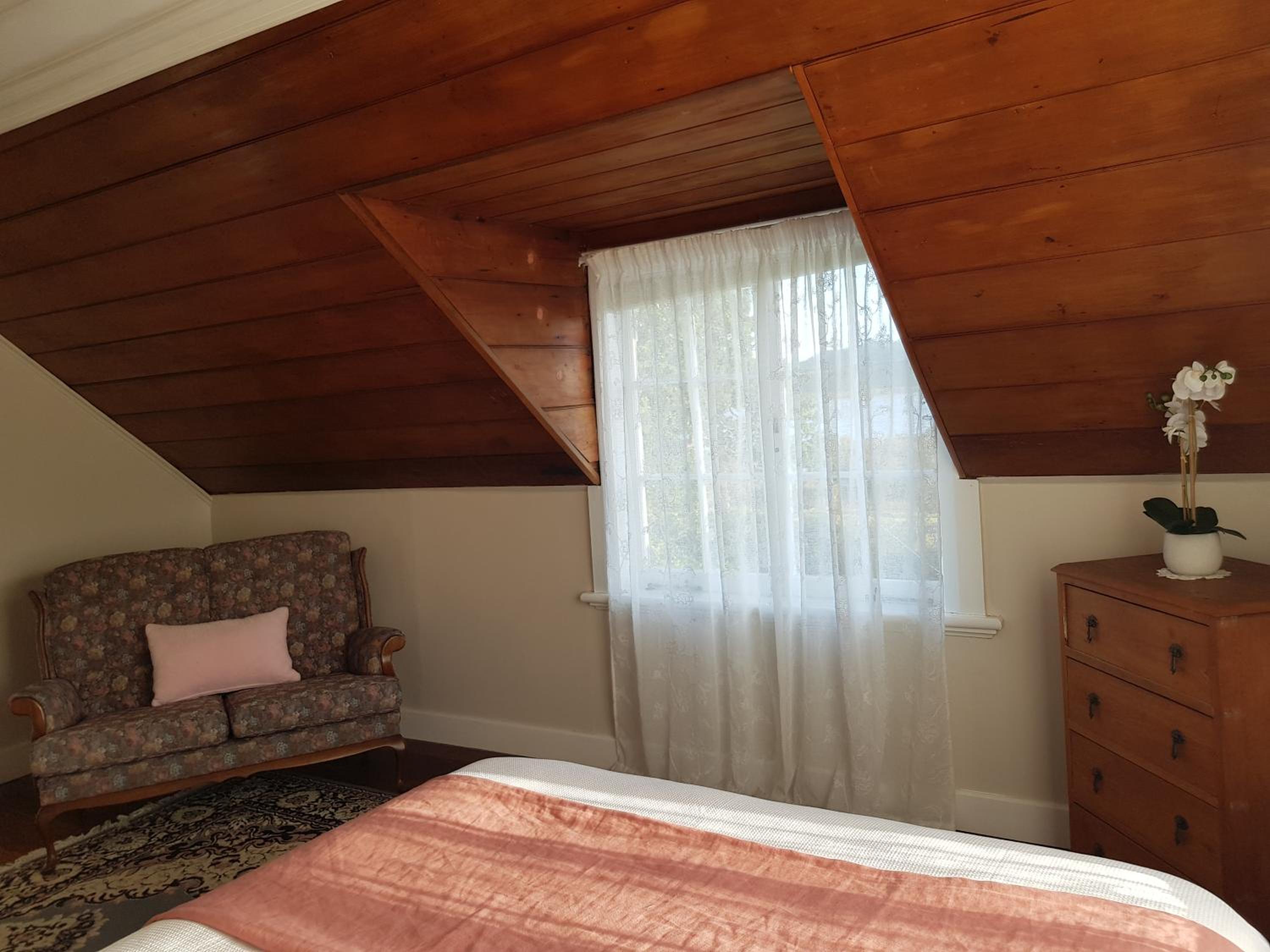 Riverhead Villa