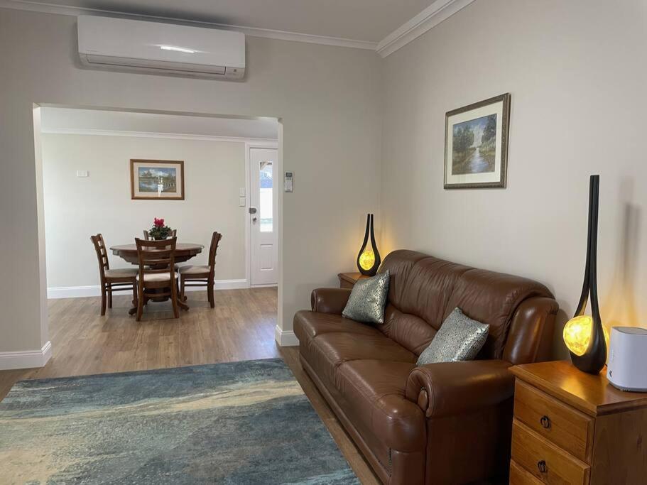 Mimosa Cottage