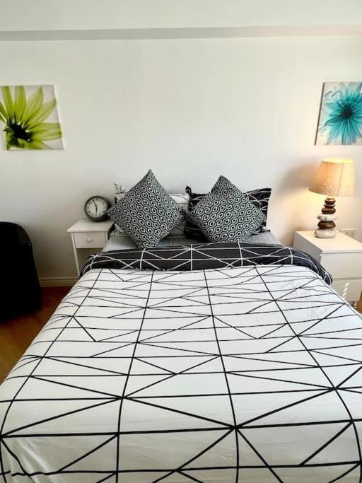 Chancellor Apt Nr Uni/Hosp/CityCtr & all Amenities view 3