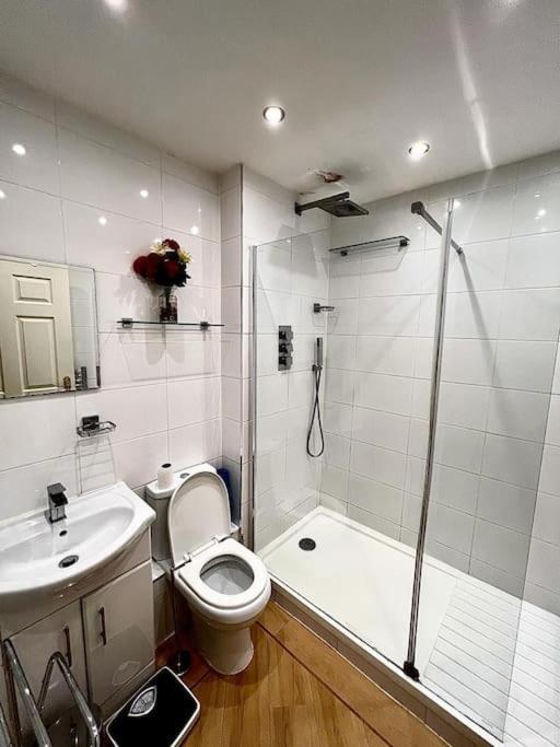 Chancellor Apt Nr Uni/Hosp/CityCtr & all Amenities view 4