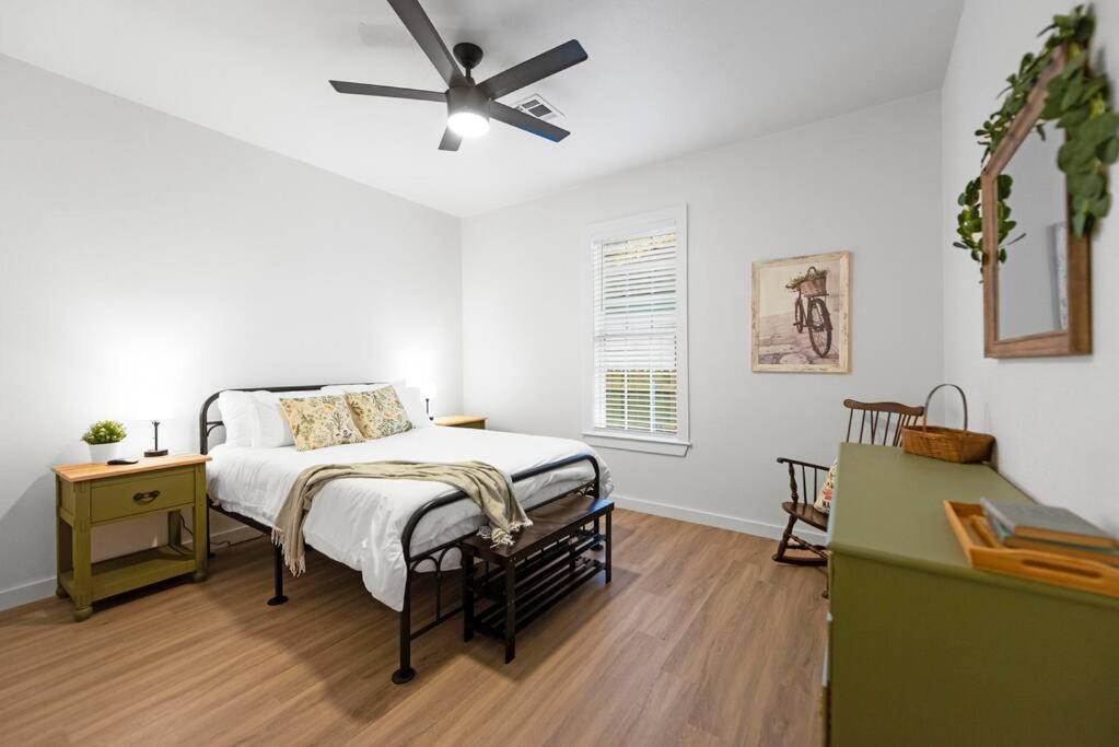 New Charming 2-Bedroom Home Minutes to Downtown view 3