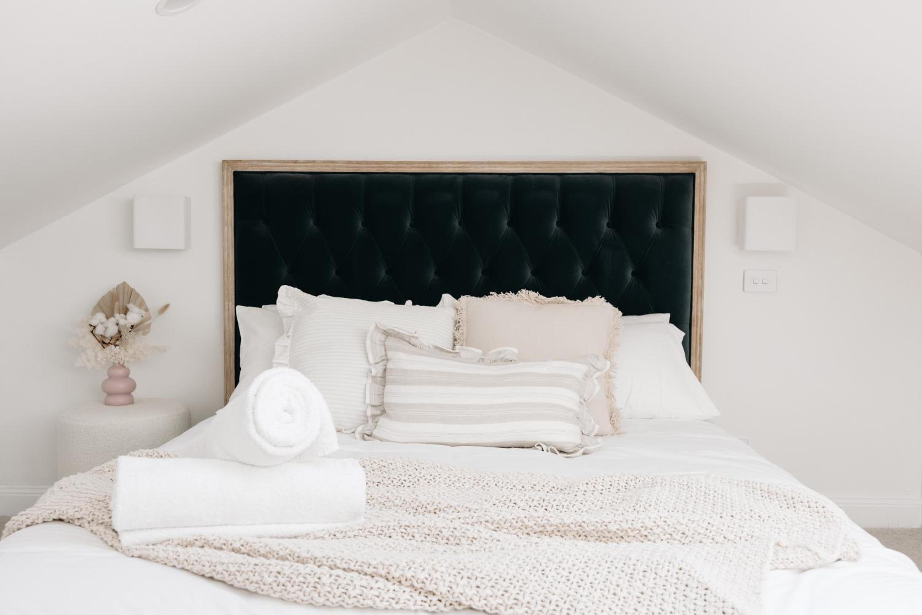 Lexton House - Luxurious Cottage