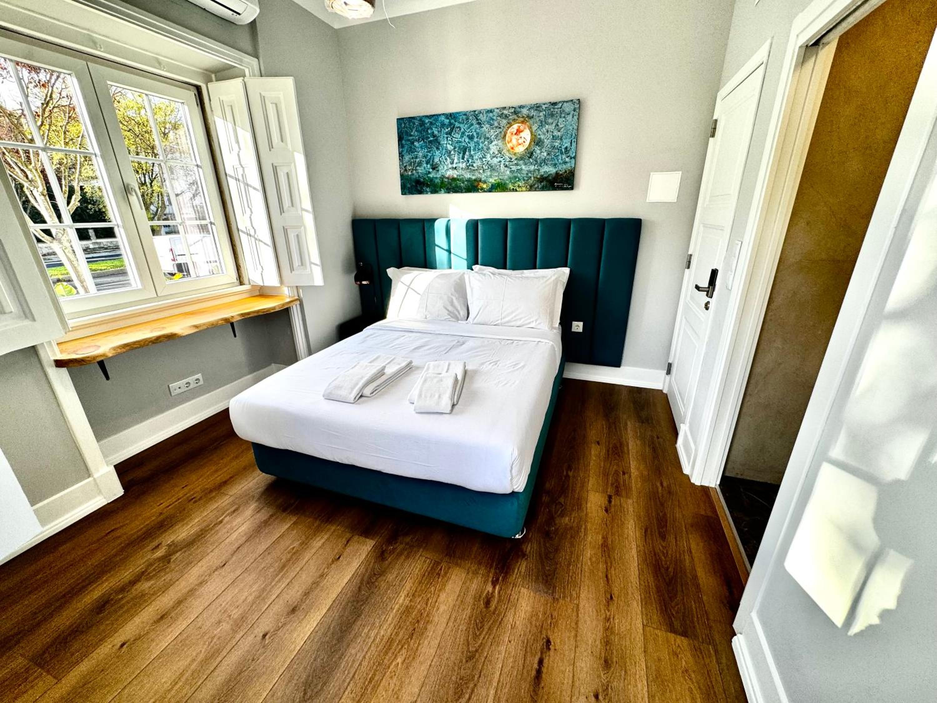 Relax and Explore Lisbon Suites and Rooms view 3