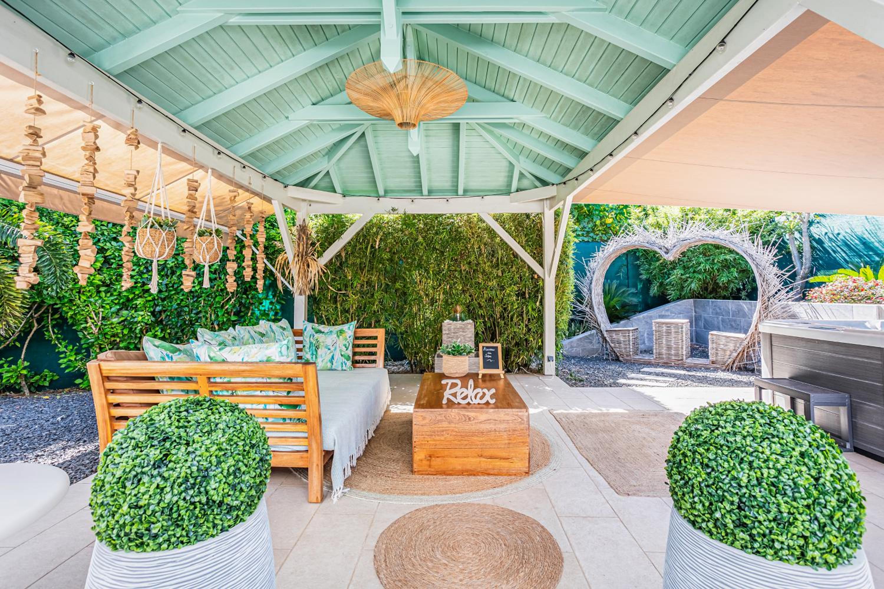 Magnifique Bungalow et Jacuzzi au cœur des plages