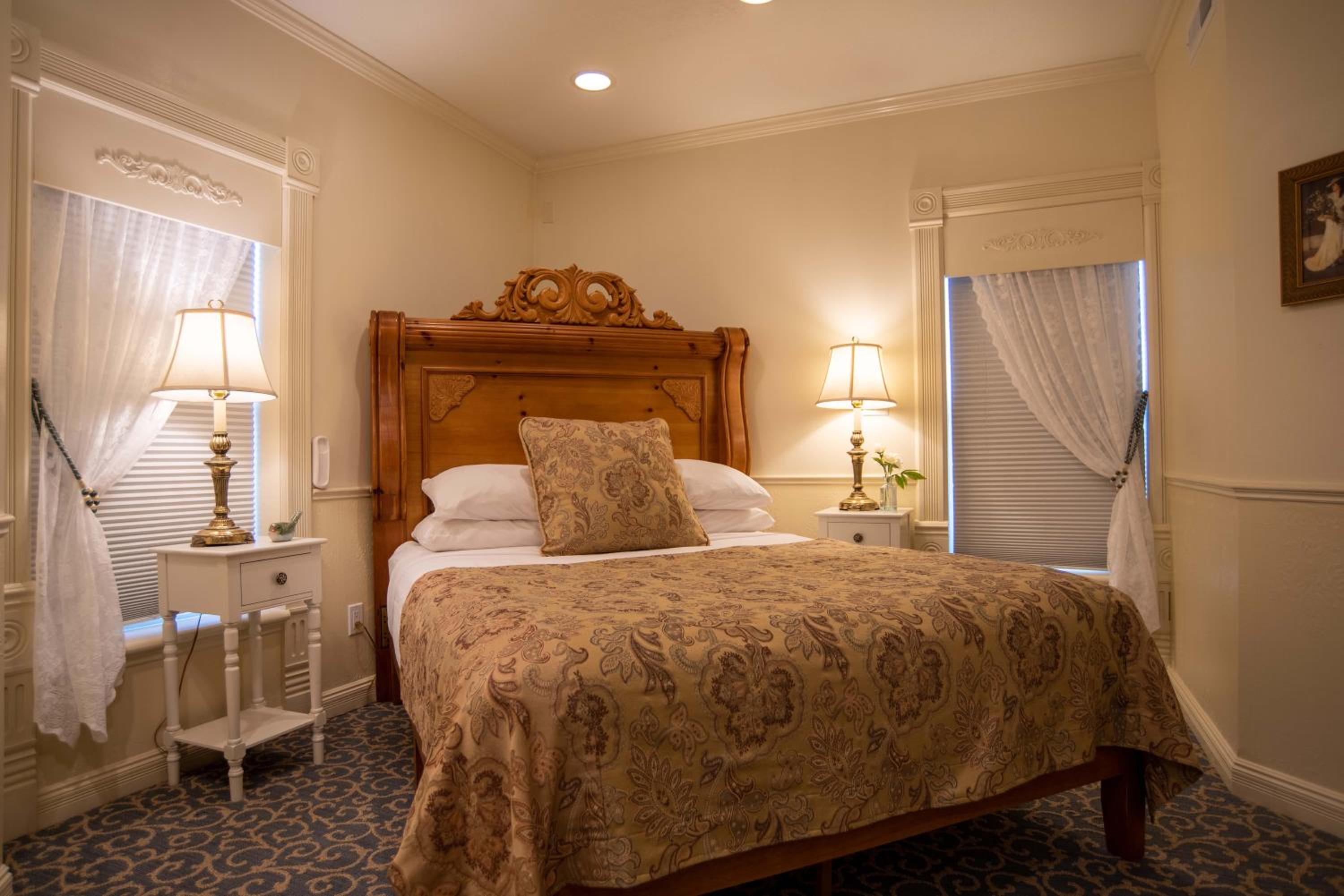 Logan Vacations - The Anniversary Inn - Logan - Property Image 7