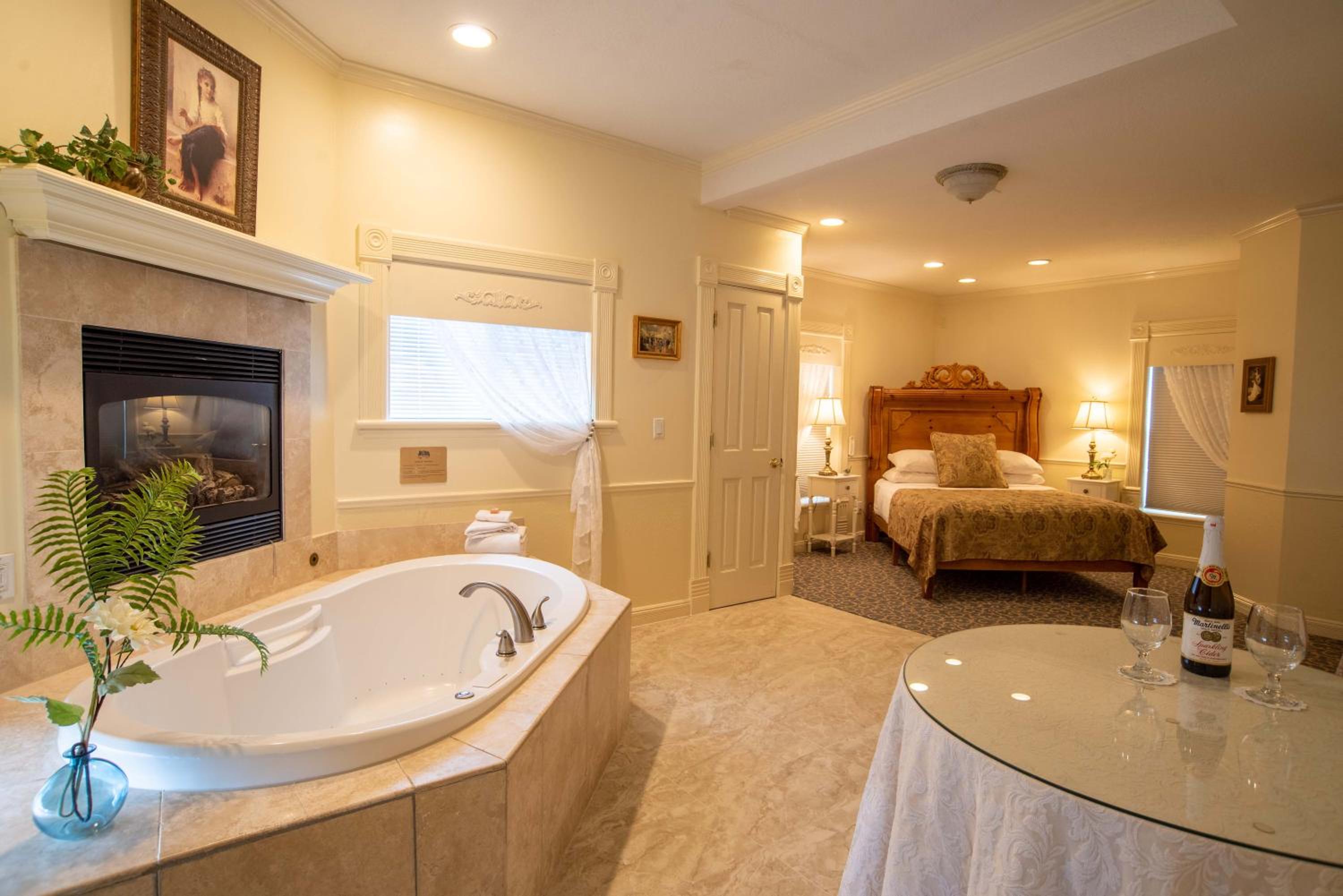 Logan Vacations - The Anniversary Inn - Logan - Property Image 13
