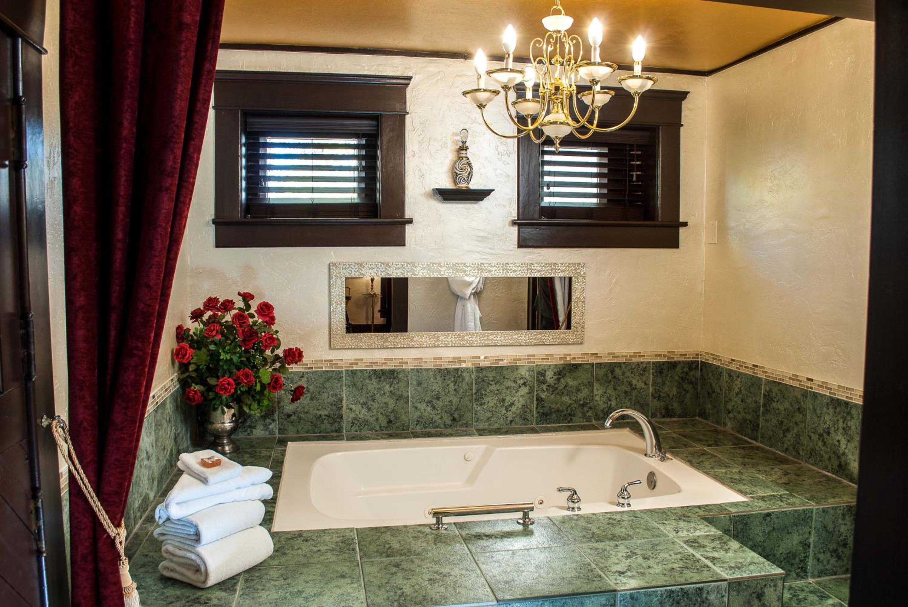 Logan Vacations - The Anniversary Inn - Logan - Property Image 25