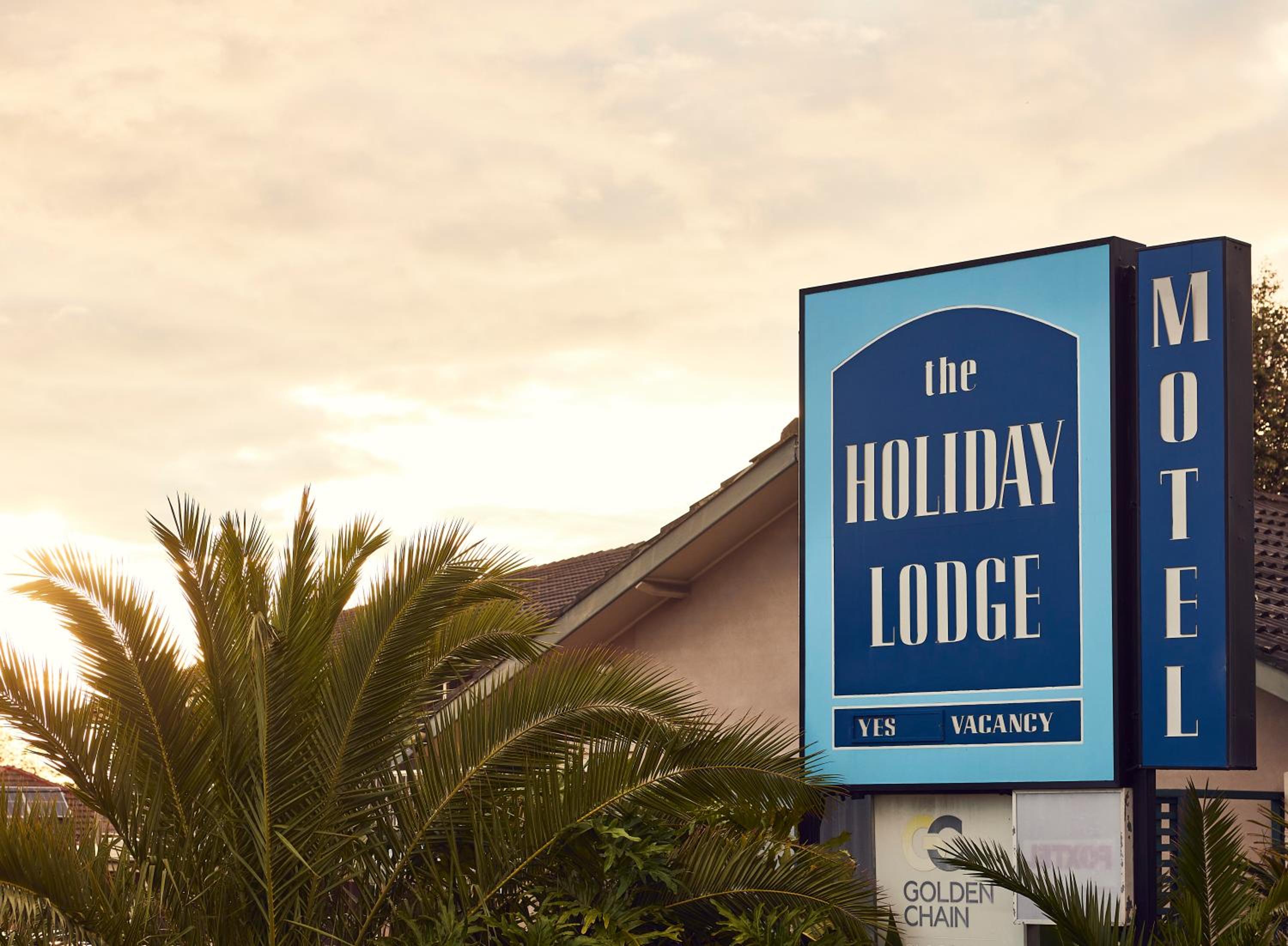Holiday Lodge Motor Inn