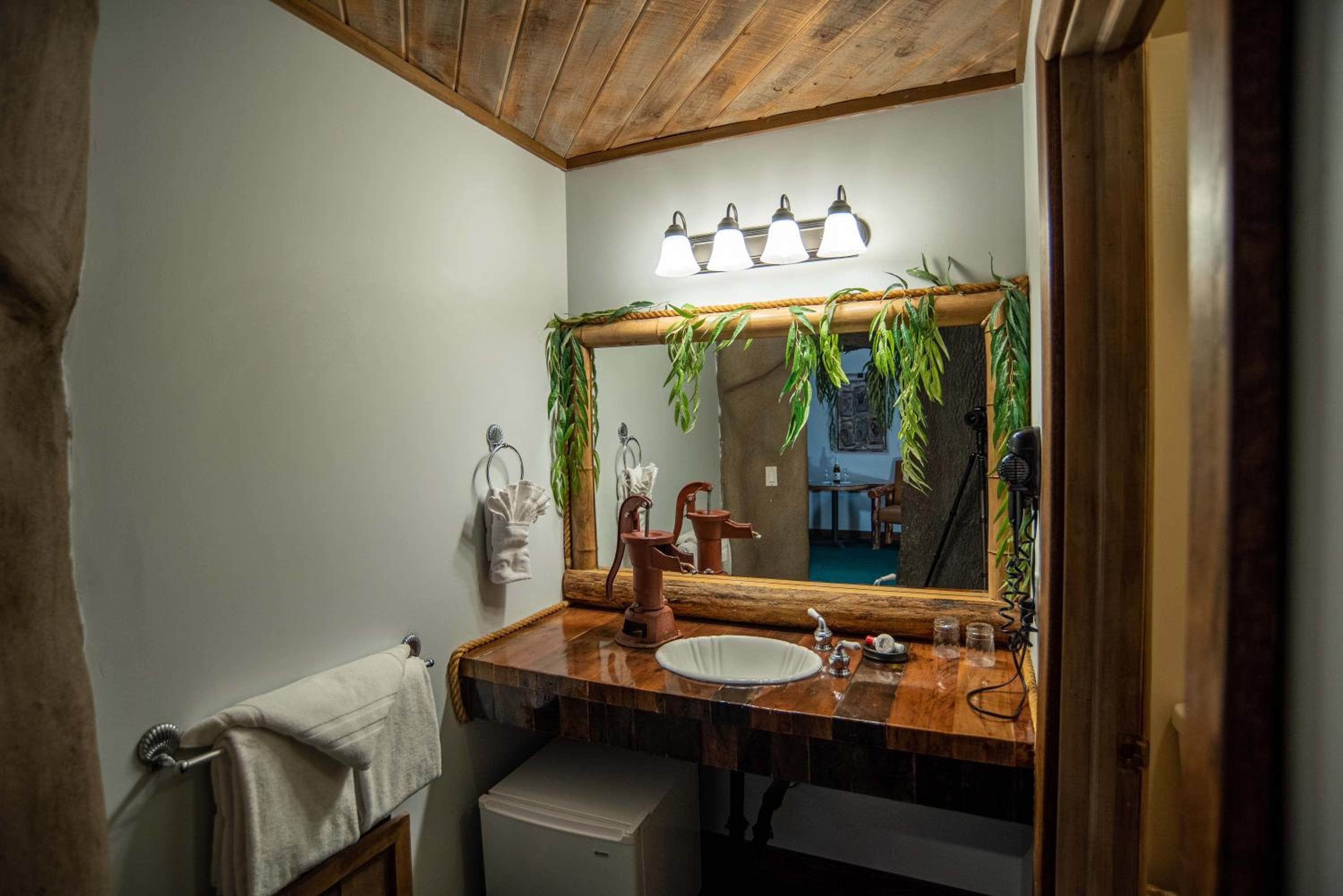 Logan Vacations - The Anniversary Inn - Logan - Property Image 56