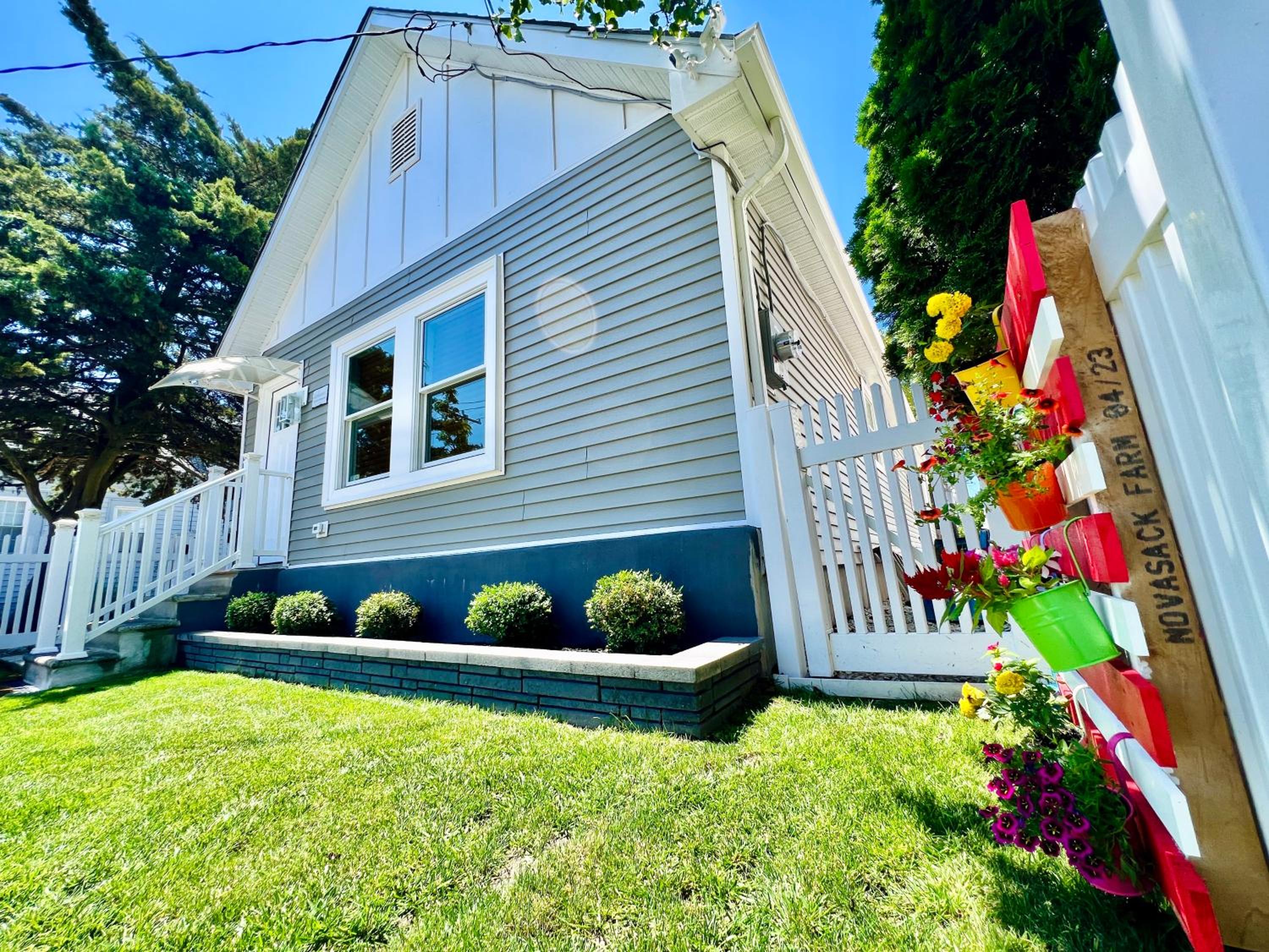 Unique Wildwood 3 BR 1,5 BA Entire House in the Heart of Wildwood! view 3