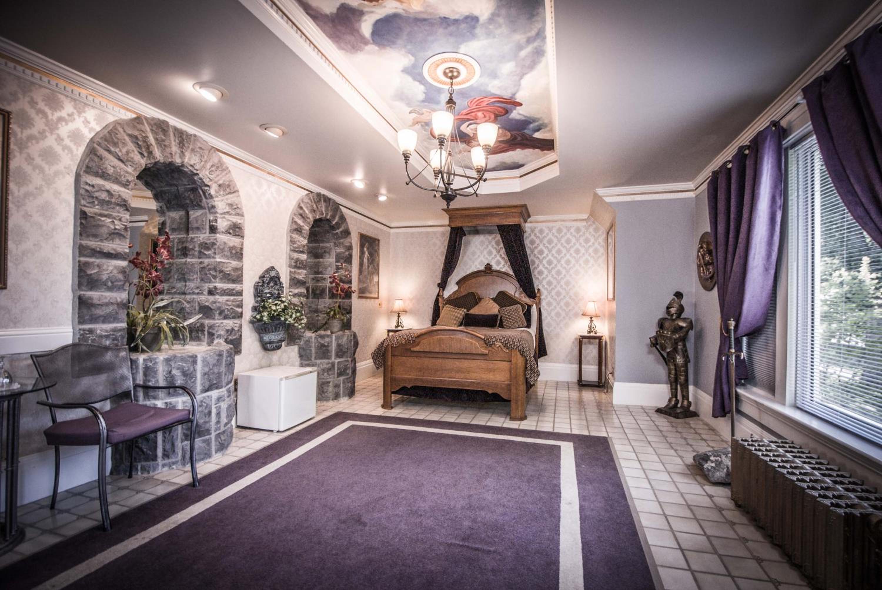 Logan Vacations - The Anniversary Inn - Logan - Property Image 1