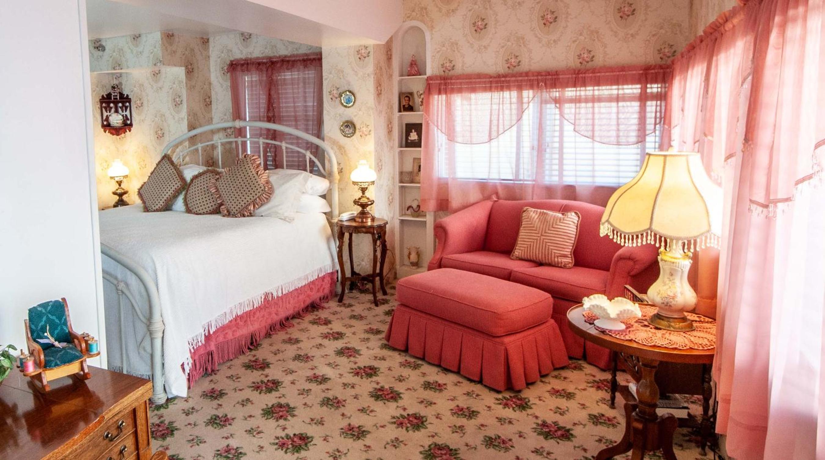 Logan Vacations - The Anniversary Inn - Logan - Property Image 125