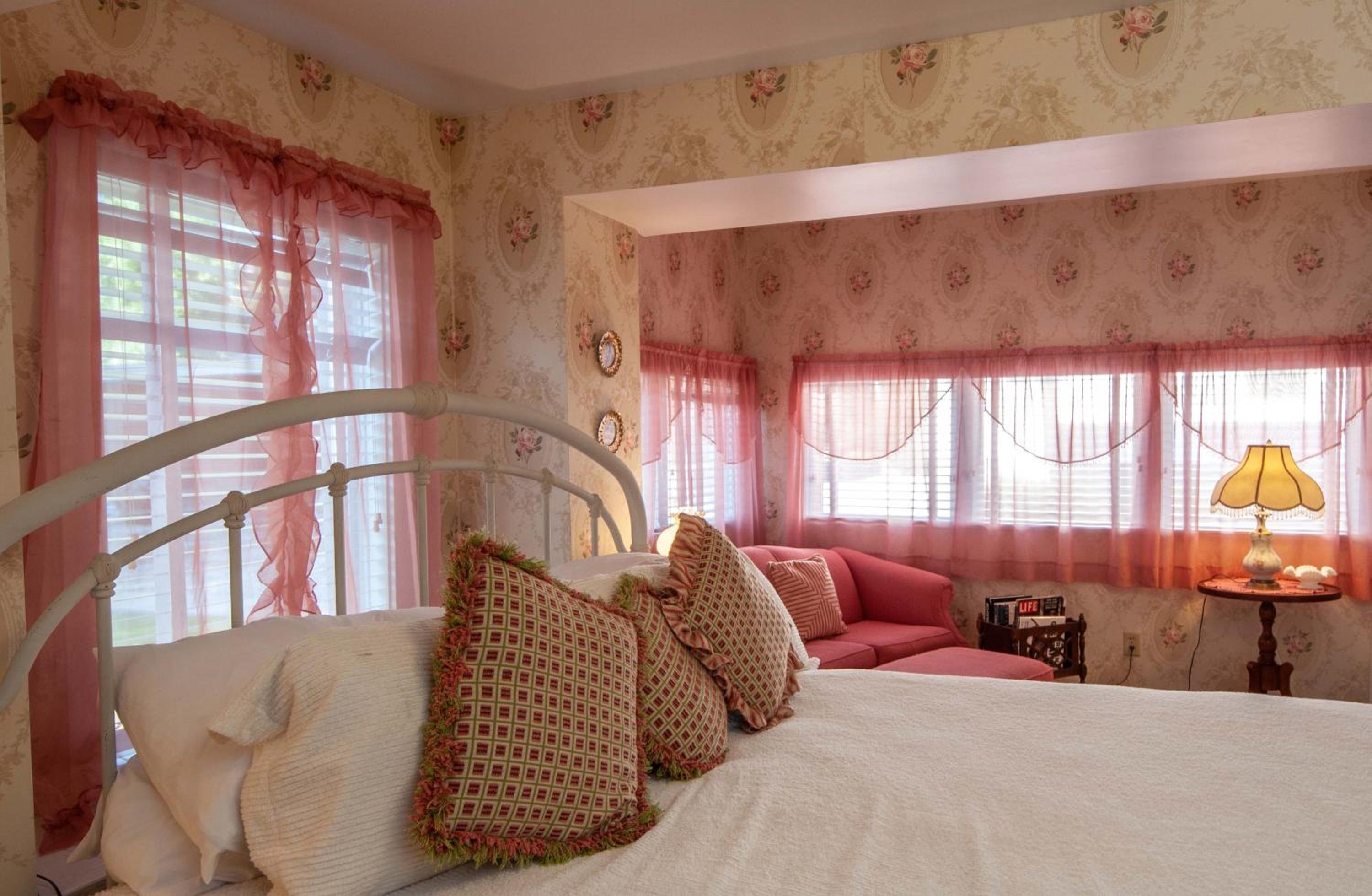 Logan Vacations - The Anniversary Inn - Logan - Property Image 126