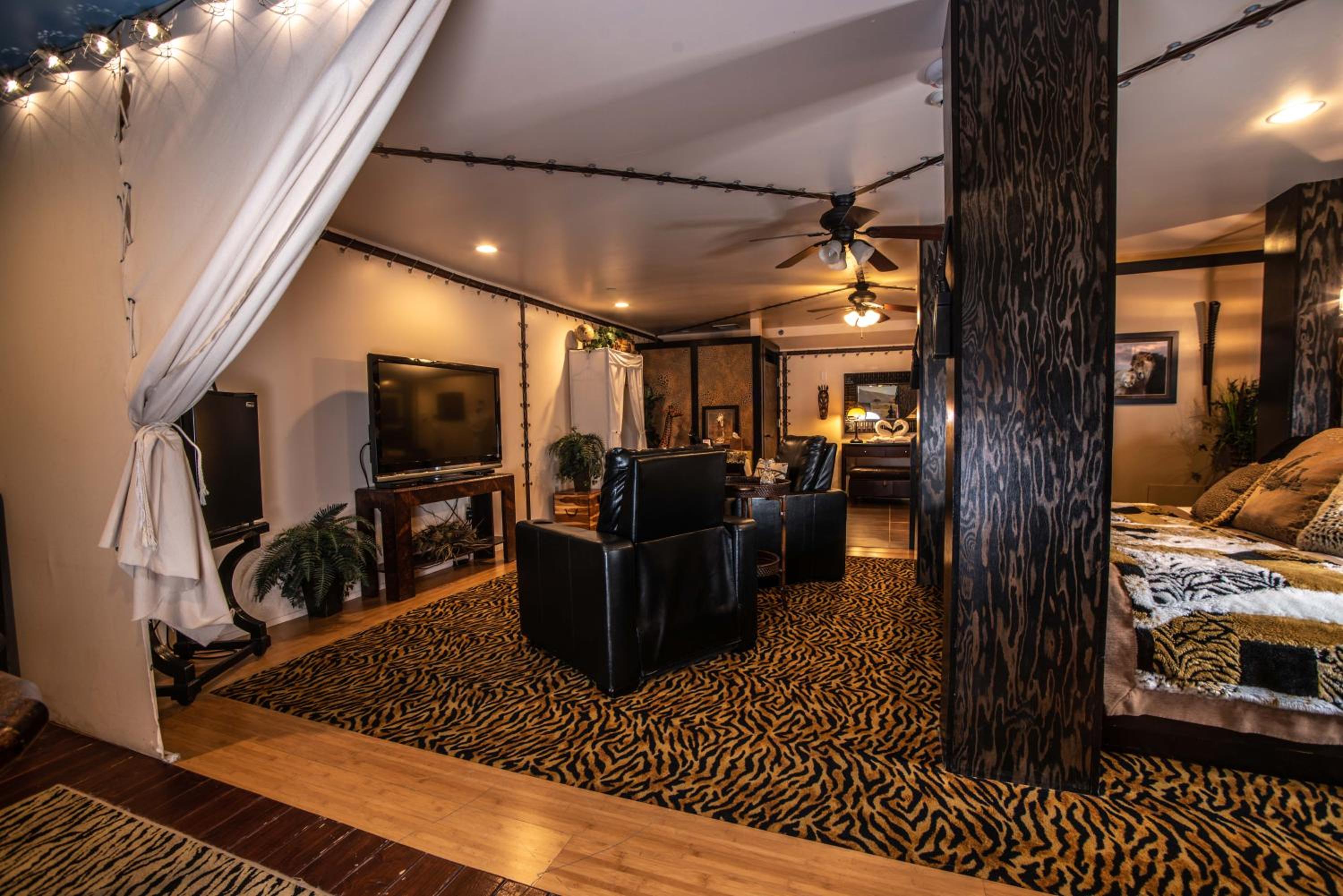 Logan Vacations - The Anniversary Inn - Logan - Property Image 155