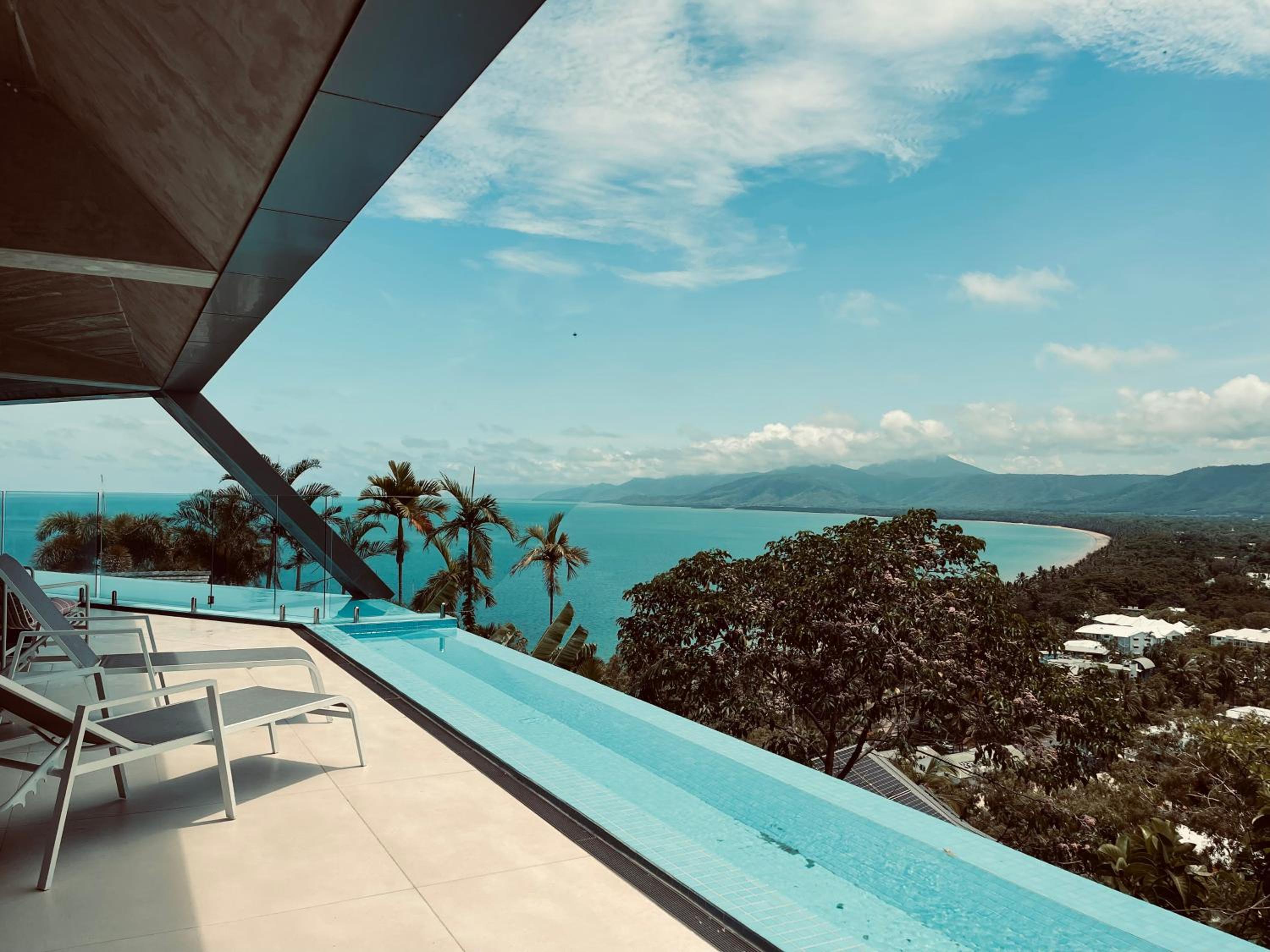 'The Edge' Unique Luxury Experience