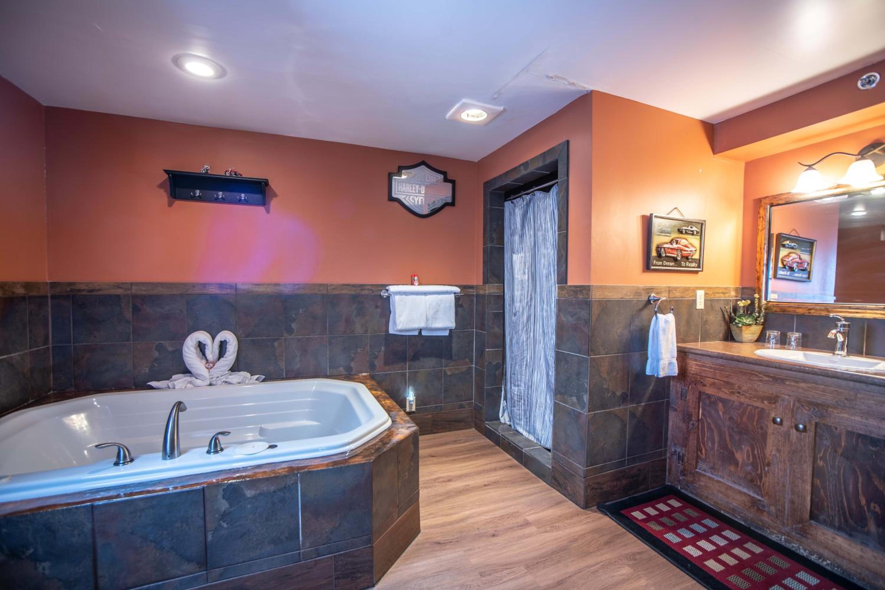 Logan Vacations - The Anniversary Inn - Logan - Property Image 162
