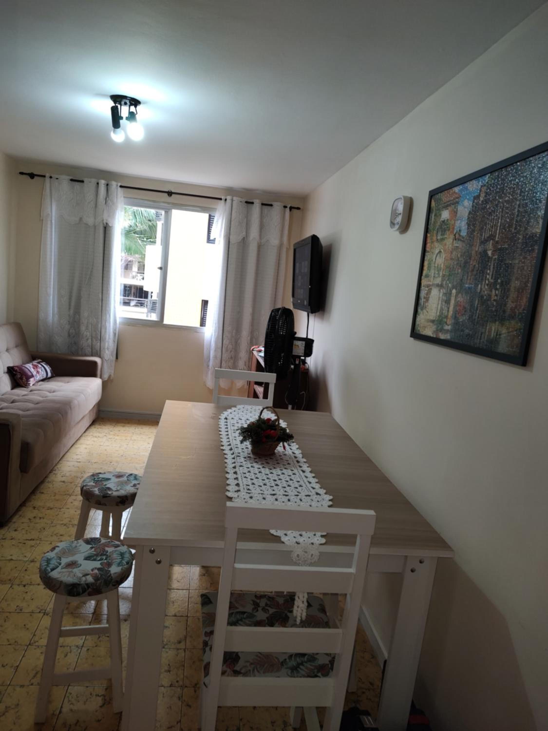 Apartamento Caiobá Pé na areia. Quadra do Mar.