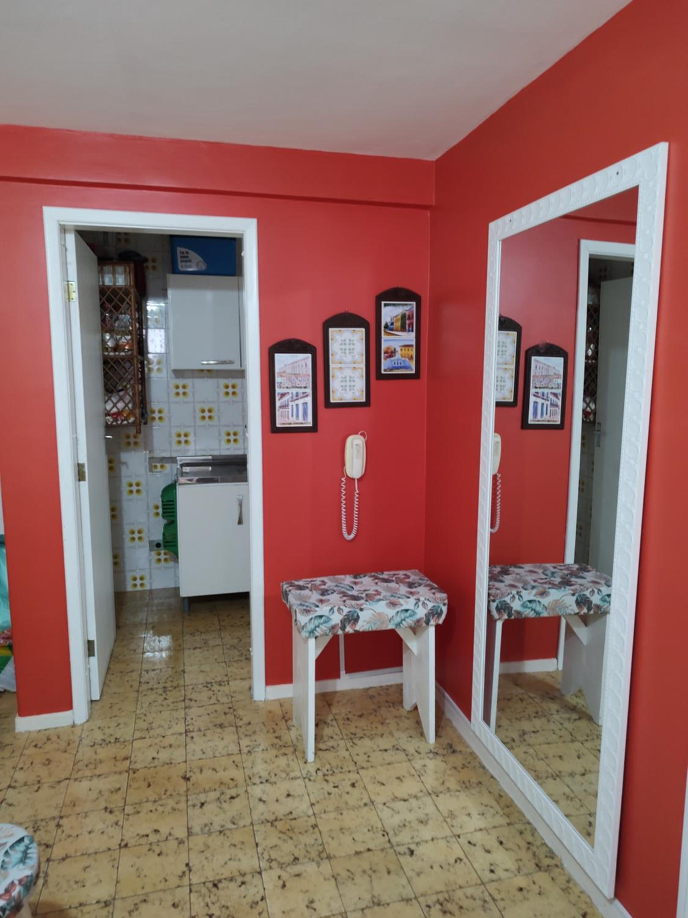 Apartamento Caiobá Pé na areia. Quadra do Mar.