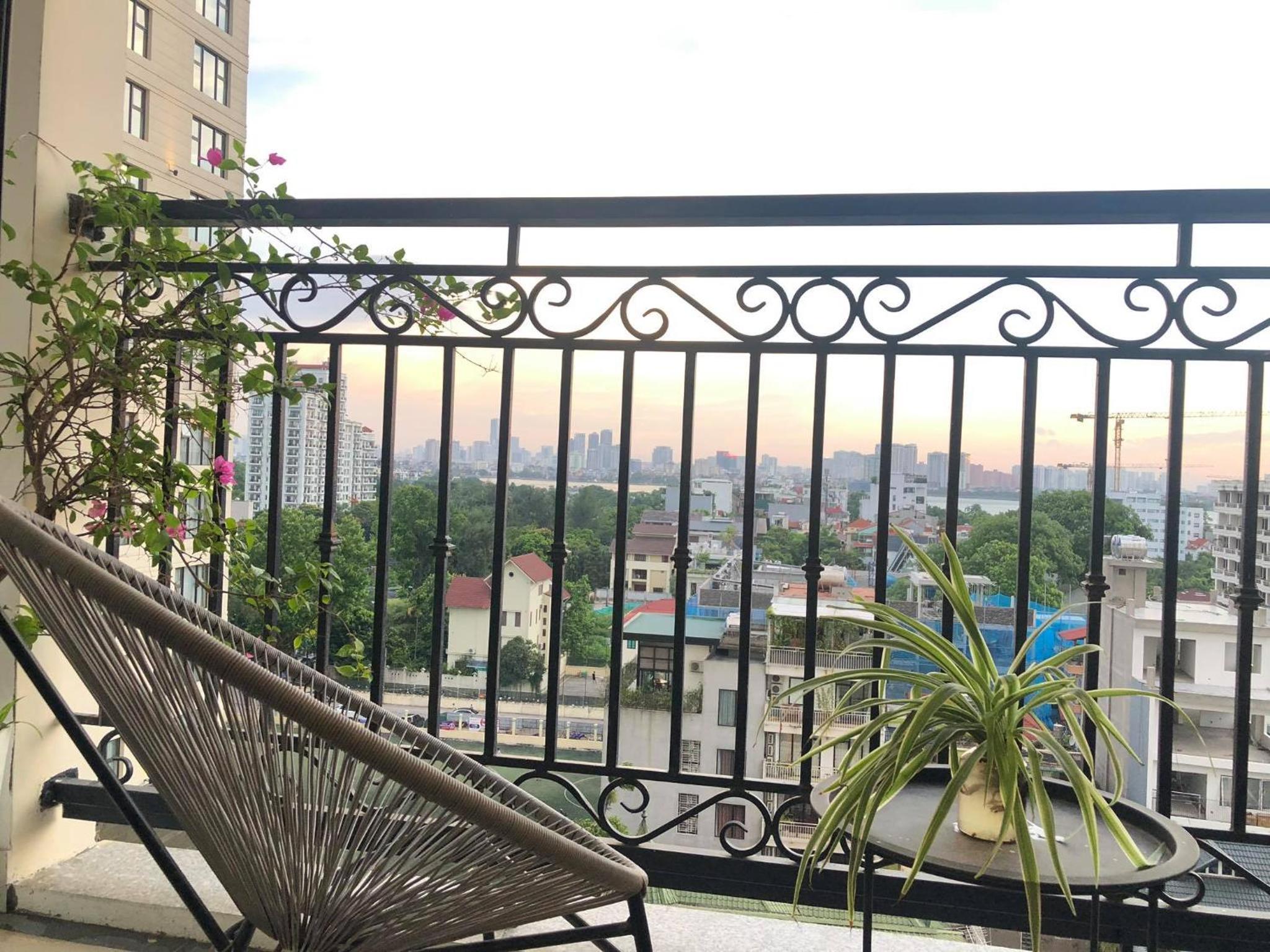 Hanoi Westlake Homestay in D'Le Roi Soleil Building