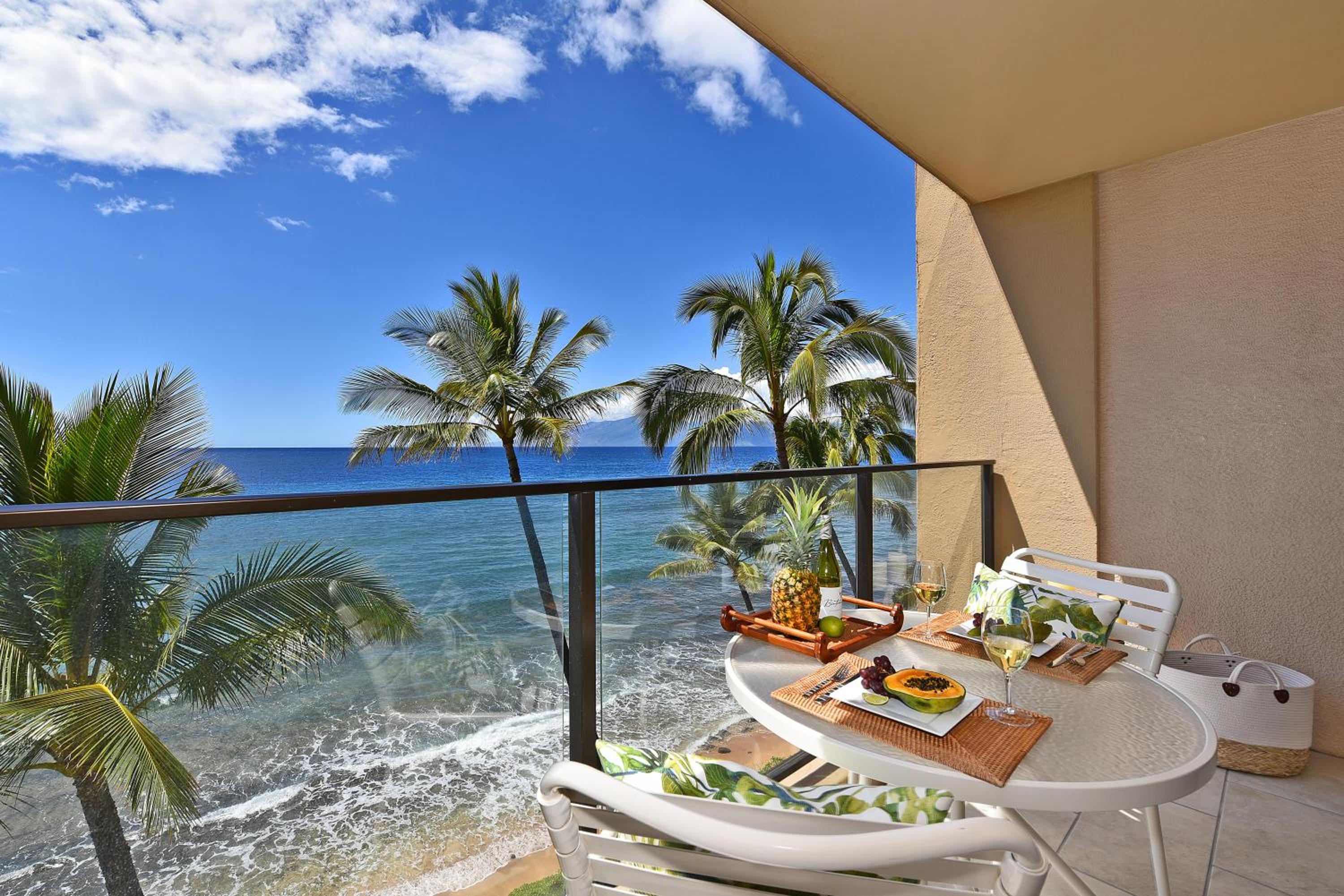 Mahana 602 · MA 602 Kaanapali OceanFront Studio Ocean View Pool