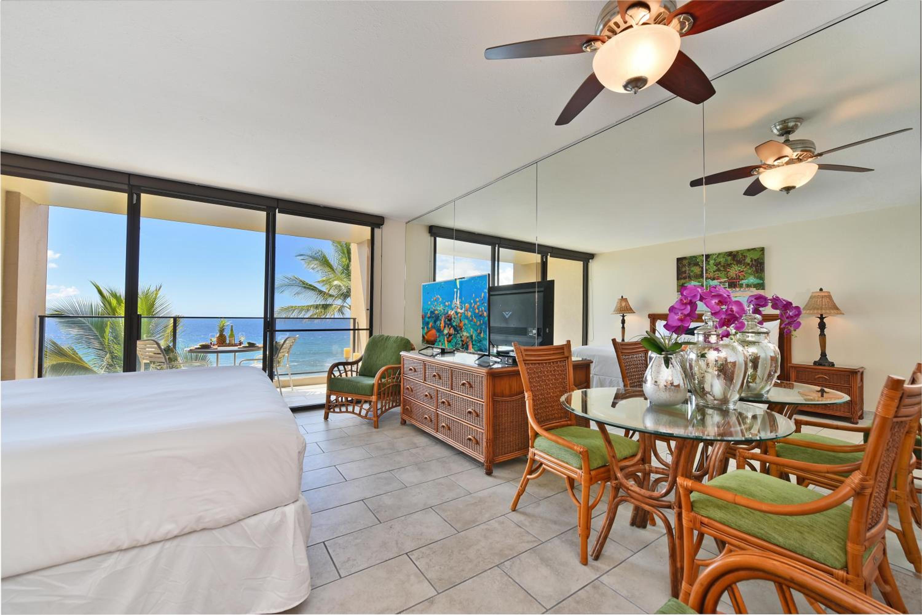 Mahana 602 · MA 602 Kaanapali OceanFront Studio Ocean View Pool