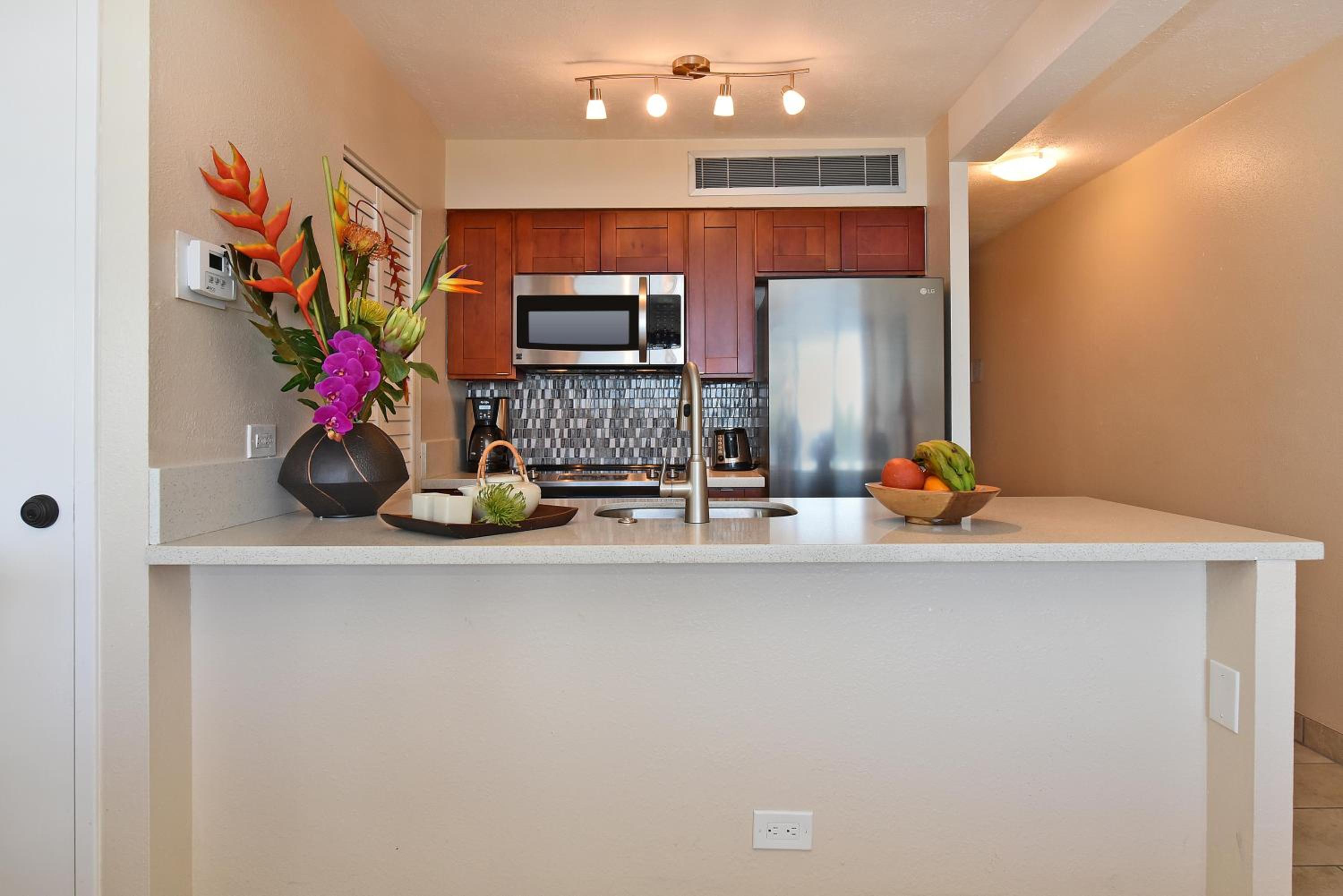 Mahana 602 · MA 602 Kaanapali OceanFront Studio Ocean View Pool