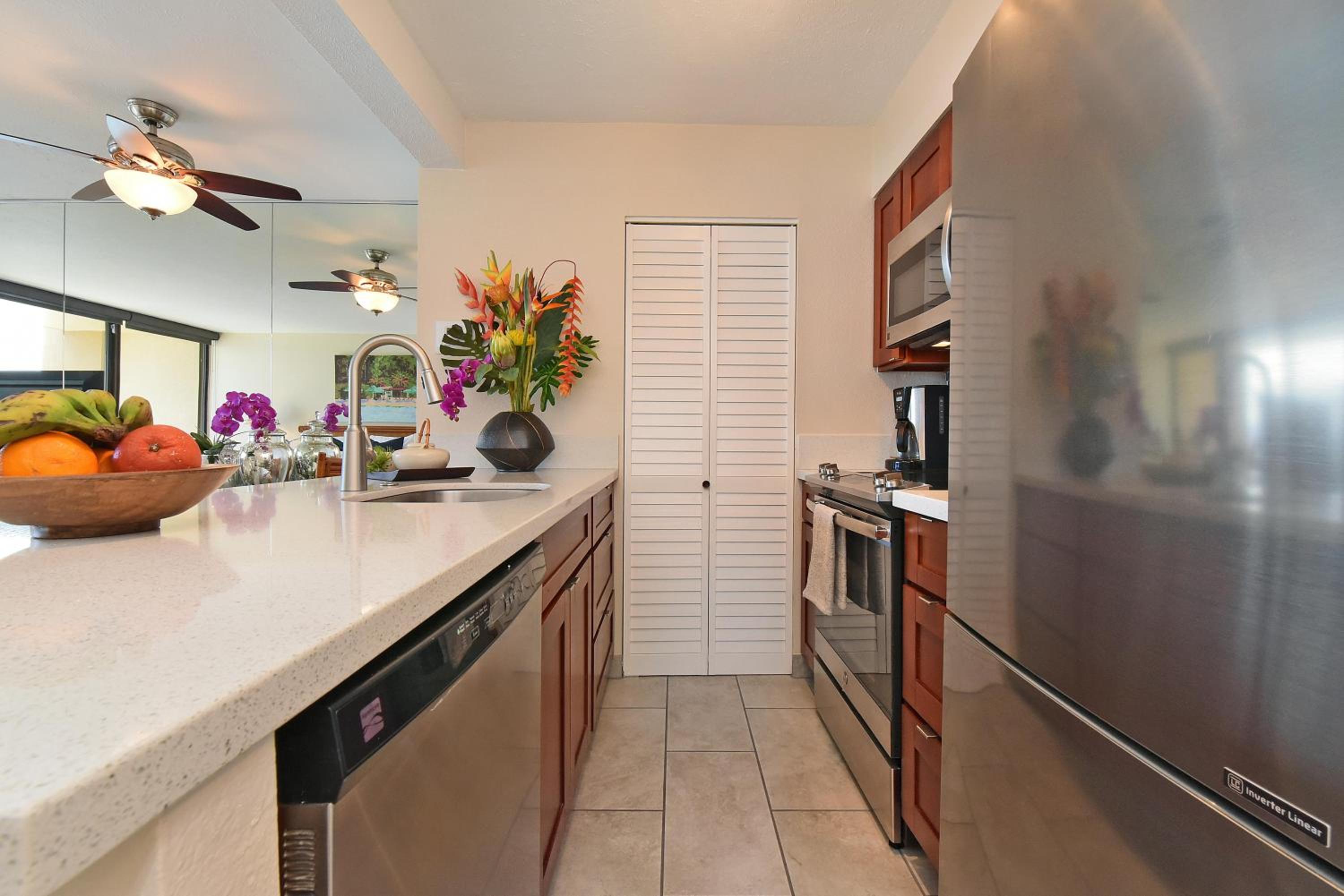 Mahana 602 · MA 602 Kaanapali OceanFront Studio Ocean View Pool