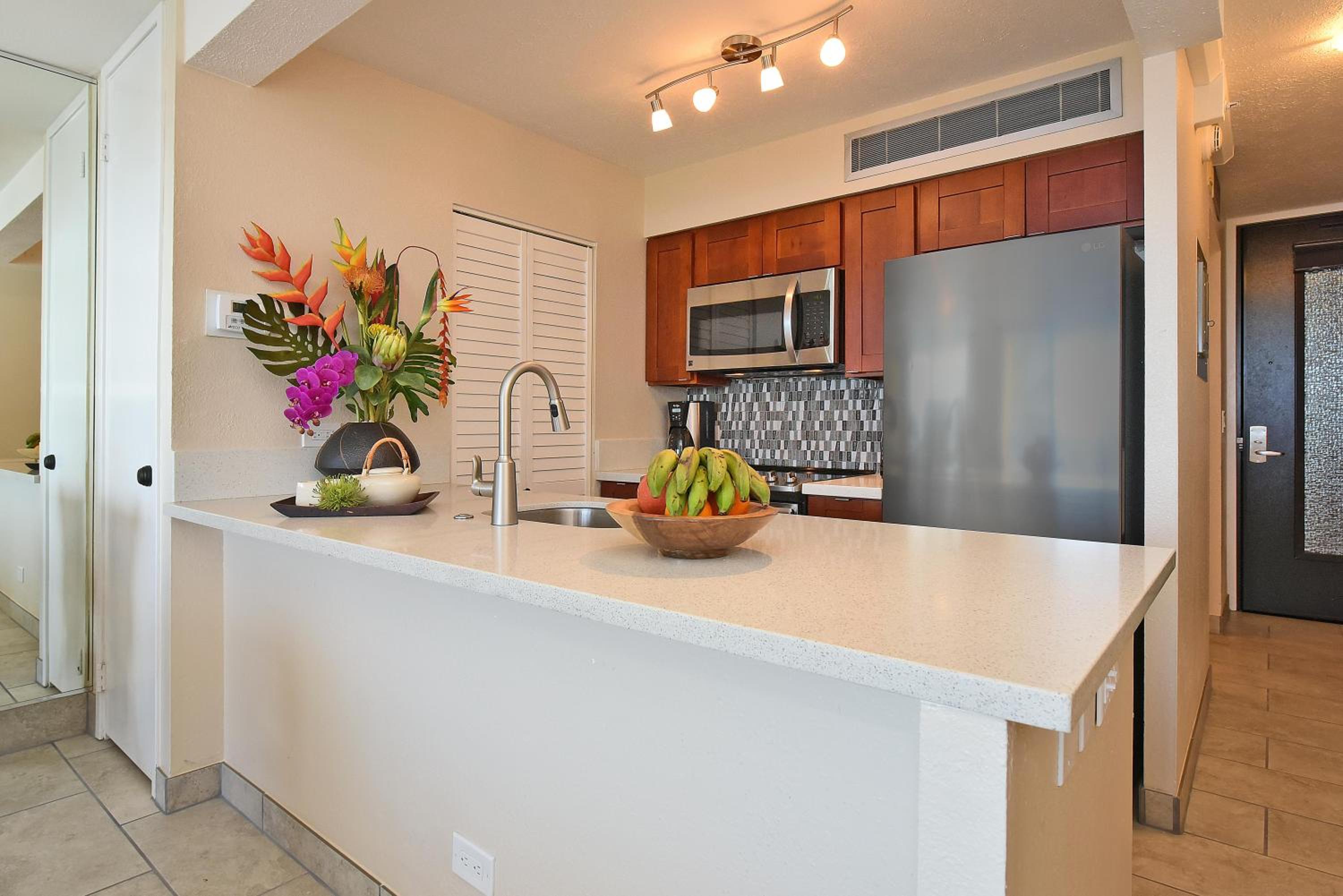 Mahana 602 · MA 602 Kaanapali OceanFront Studio Ocean View Pool