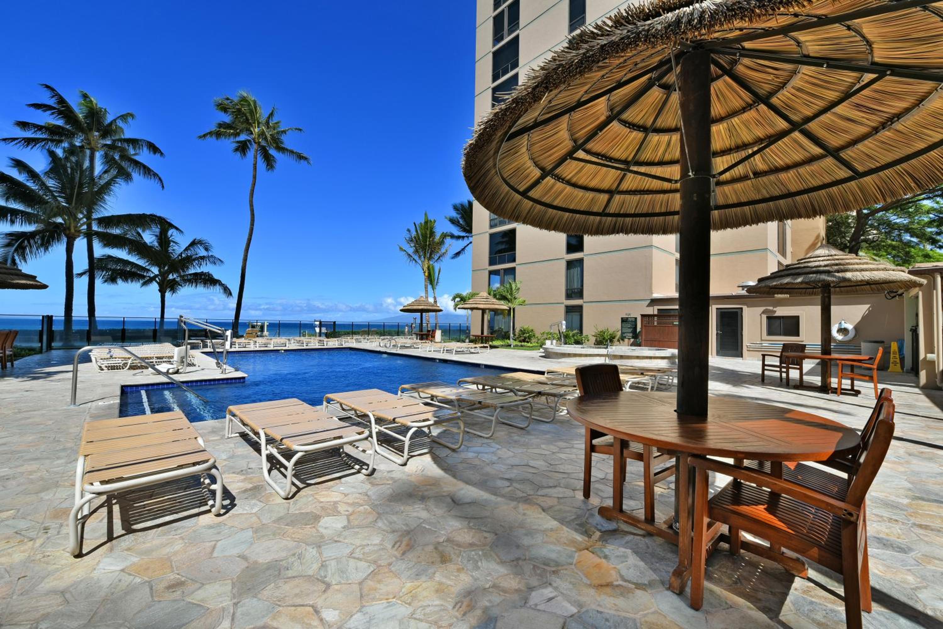 Mahana 602 · MA 602 Kaanapali OceanFront Studio Ocean View Pool