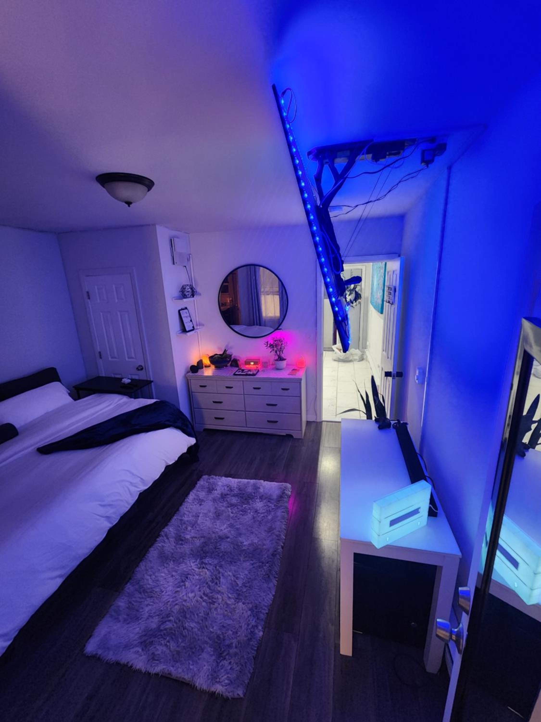 Newark Vacations - Zen Oasis Room - Property Image 5