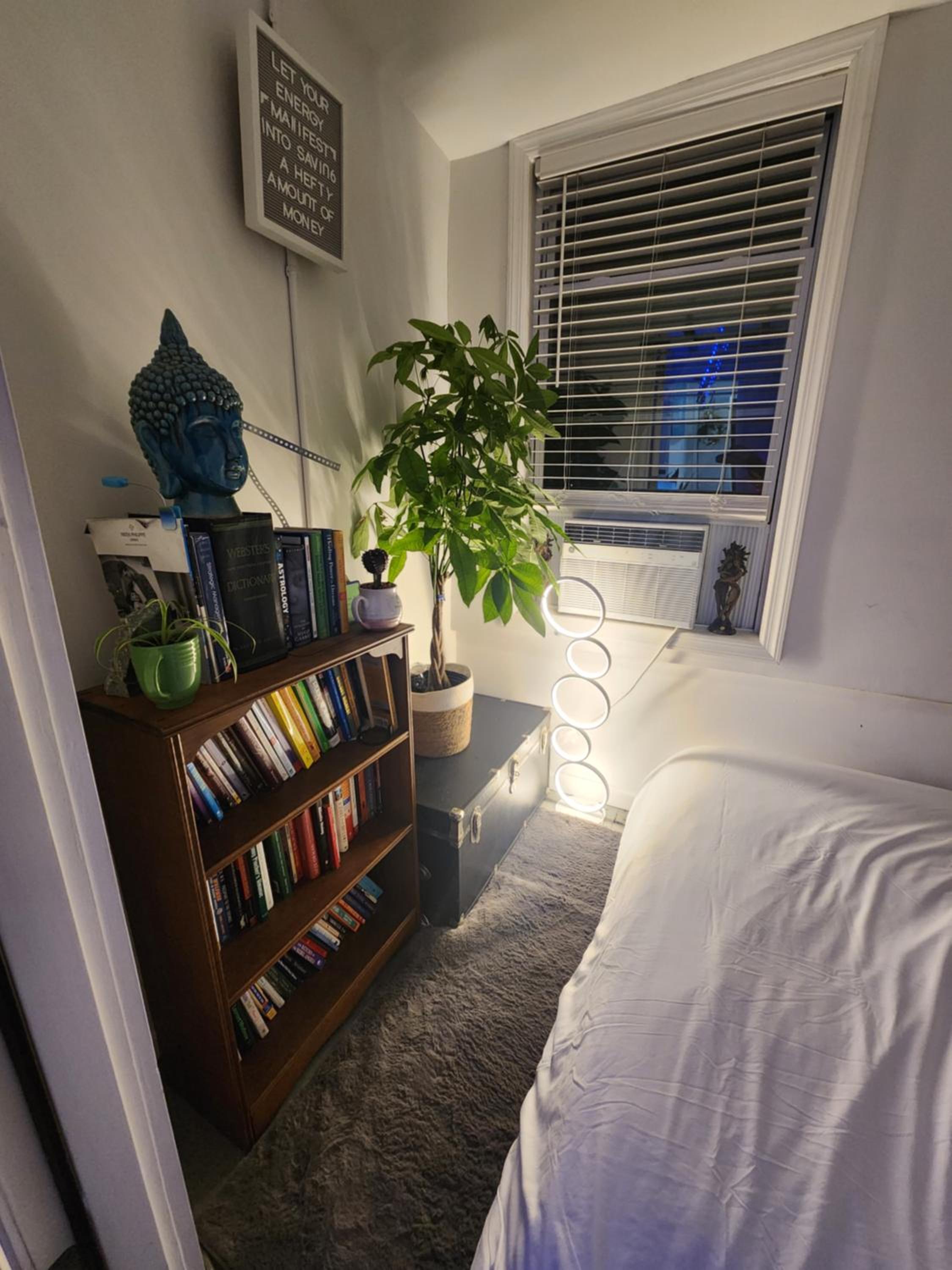 Newark Vacations - Zen Oasis Room - Property Image 9