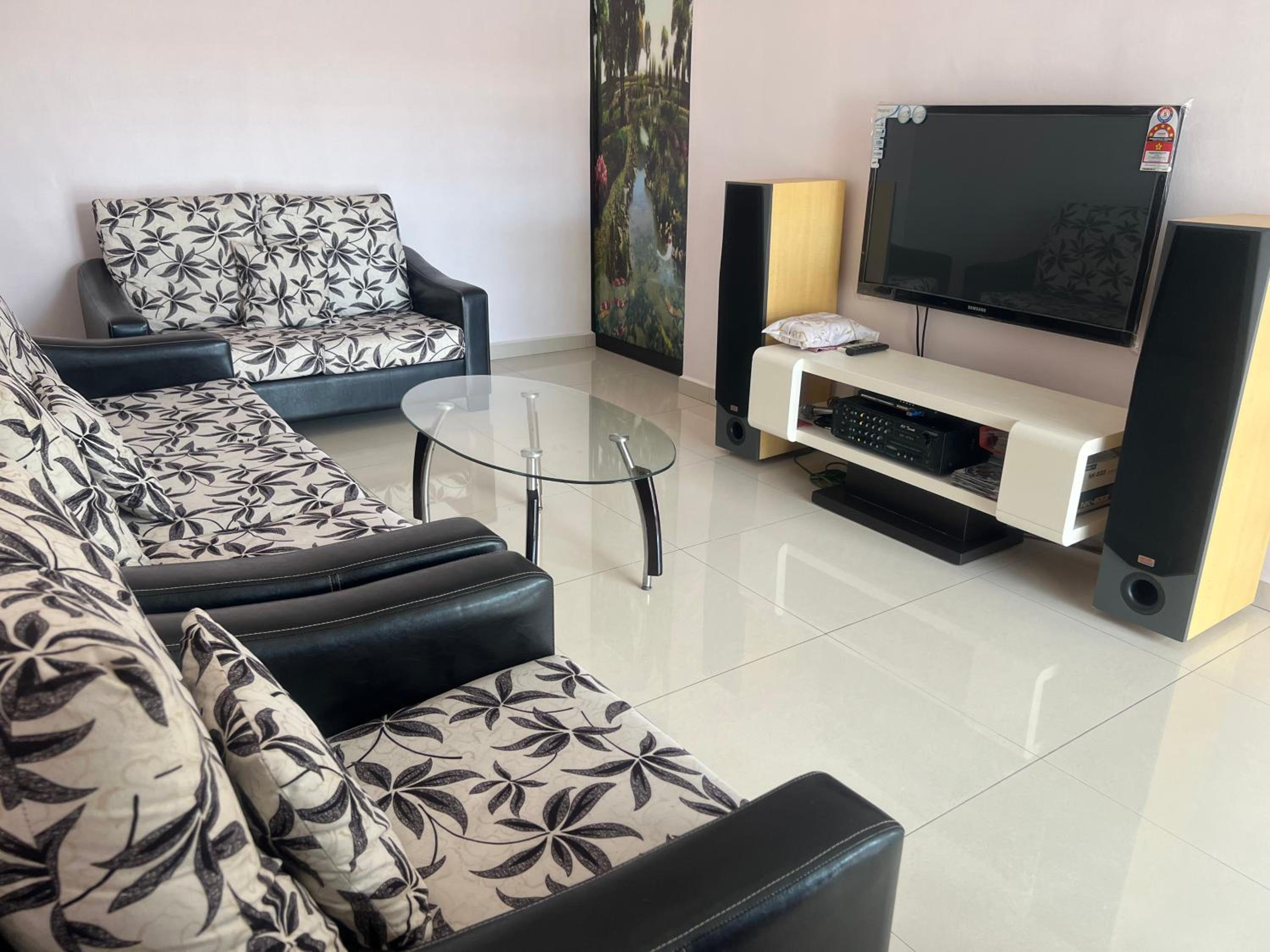 Padang Temu Near TOWN Homestay 9pax @ ExcluSuites Malacca view 5